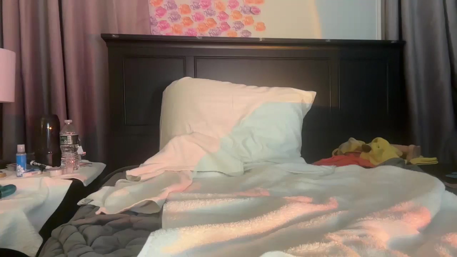 Gallery image thumbnail from EmmyLove's myfreecams stream on, 06/12/2025, 06:30 image 20 of 20