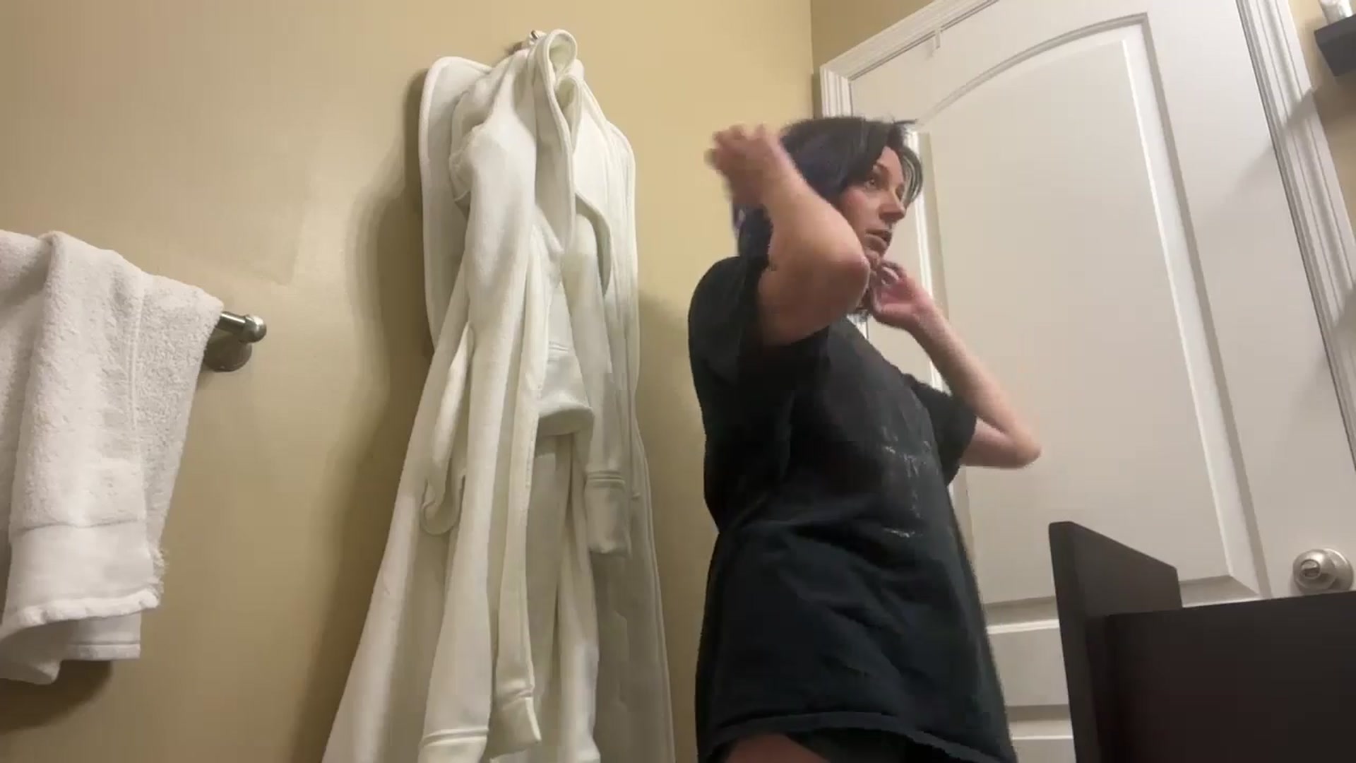 Gallery image thumbnail from EmmyLove's myfreecams stream on, 06/15/2025, 04:48 image 9 of 20