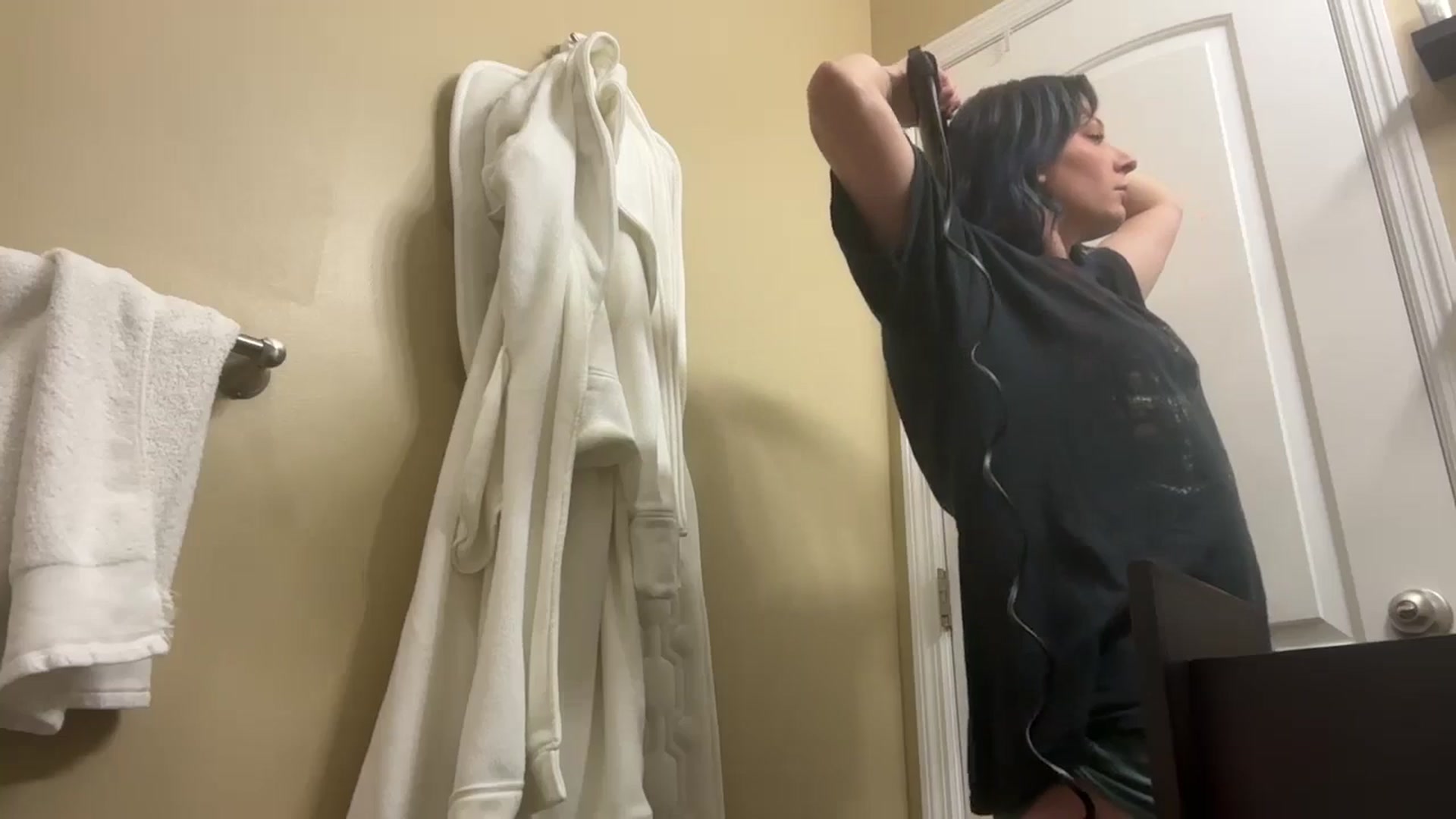 Gallery image thumbnail from EmmyLove's myfreecams stream on, 06/15/2025, 04:48 image 17 of 20