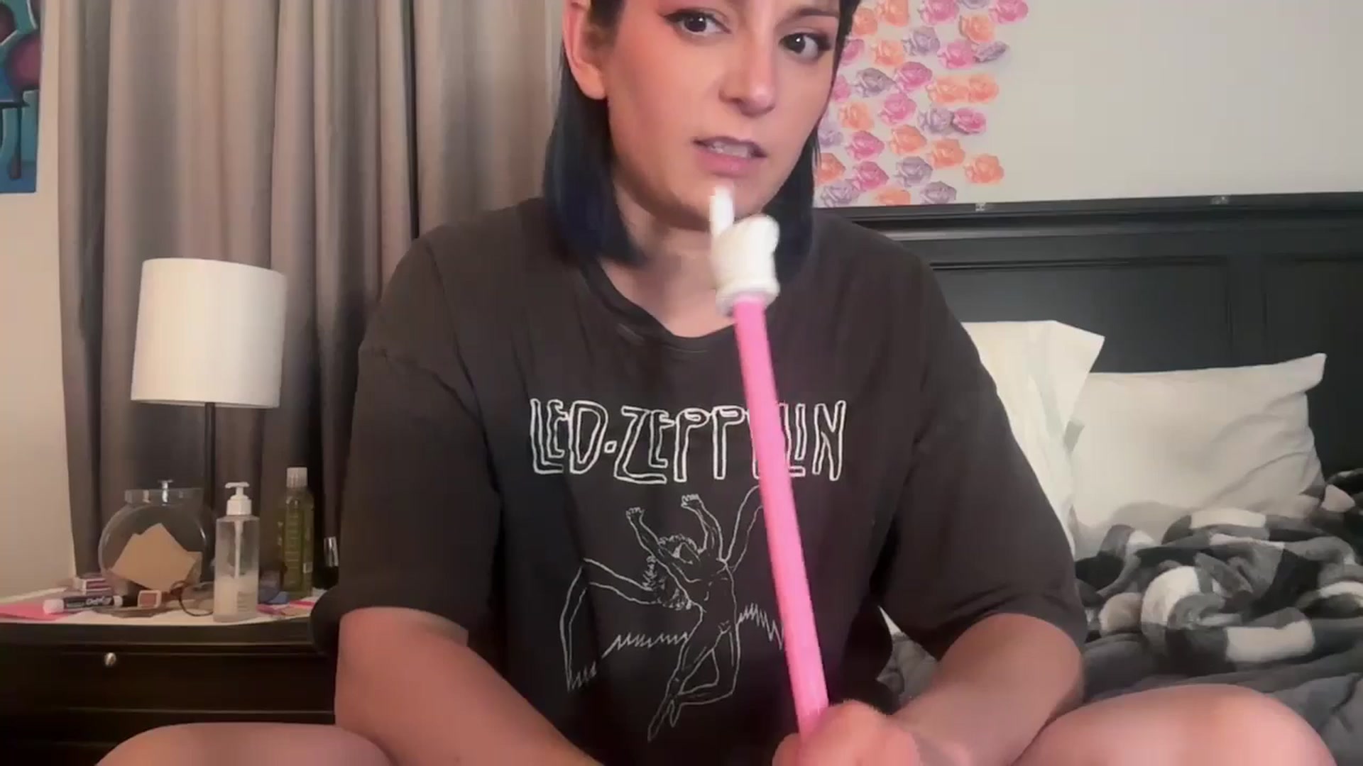 Gallery image thumbnail from EmmyLove's myfreecams stream on, 06/26/2025, 06:55 image 10 of 20