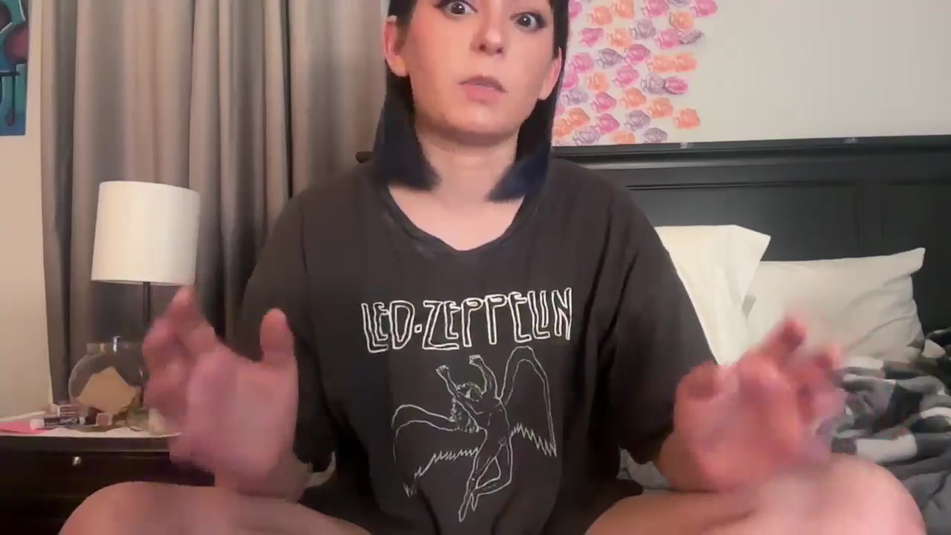 Gallery image thumbnail from EmmyLove's myfreecams stream on, 06/26/2025, 06:55 image 4 of 20