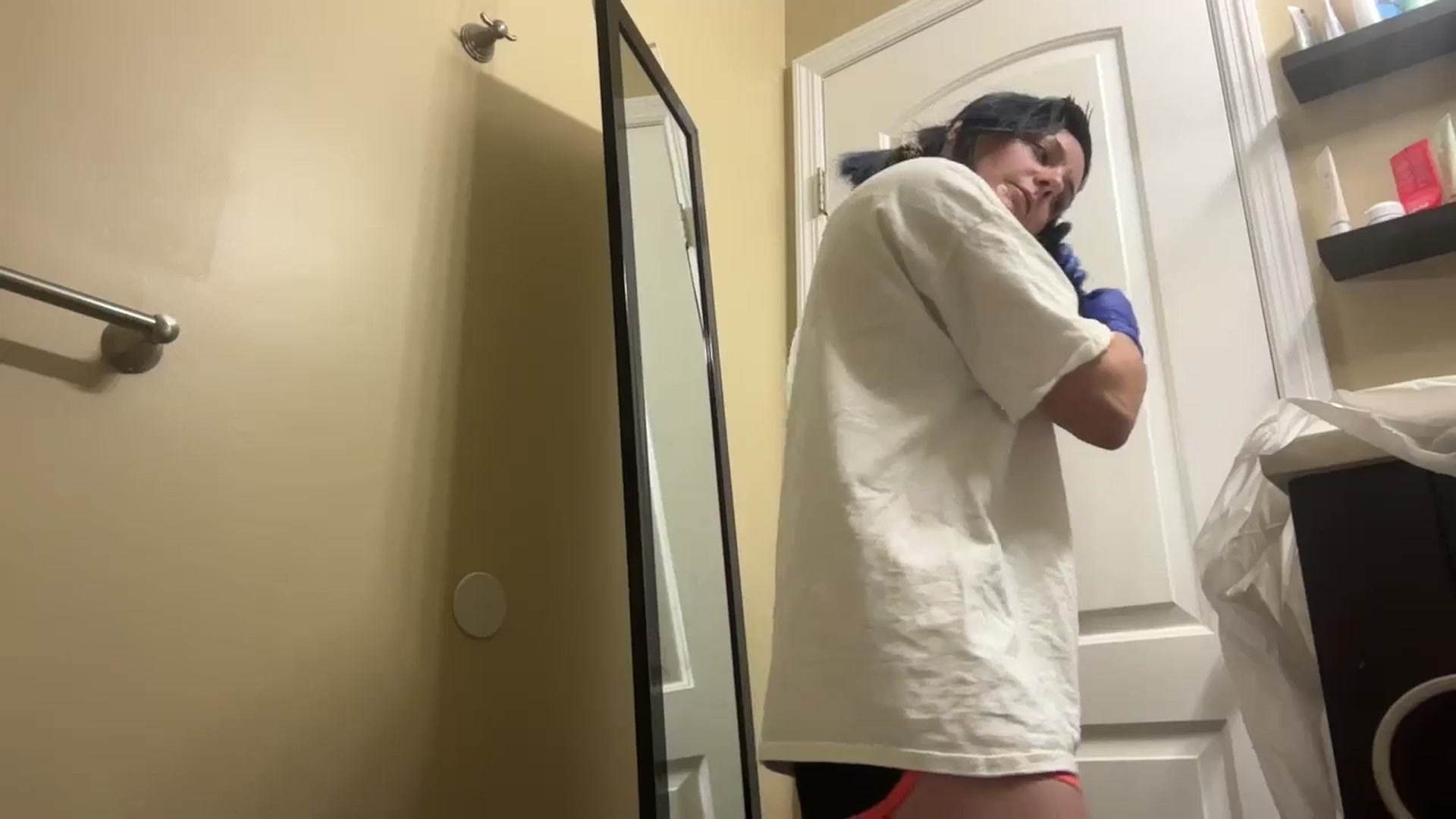 Gallery image thumbnail from EmmyLove's myfreecams stream on, 06/29/2025, 07:16 image 10 of 20