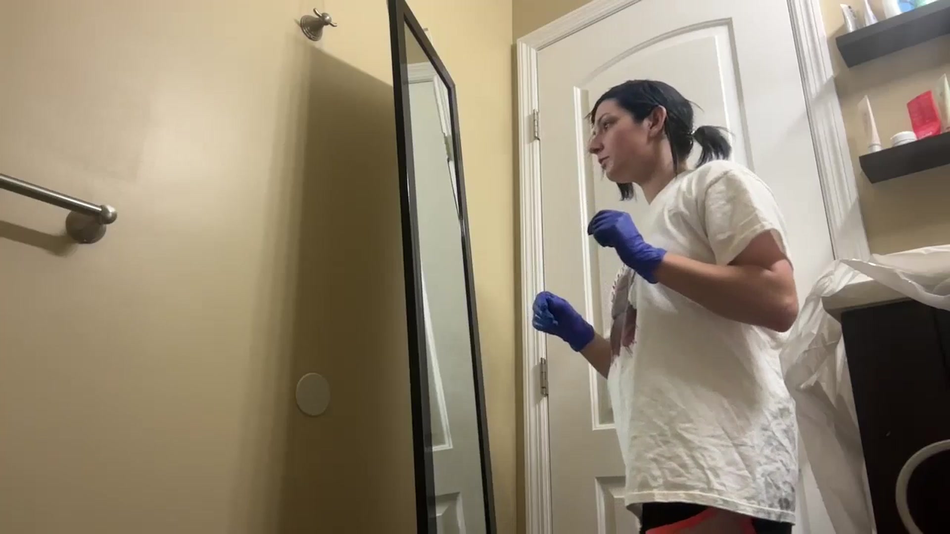 Gallery image thumbnail from EmmyLove's myfreecams stream on, 06/29/2025, 07:16 image 11 of 20