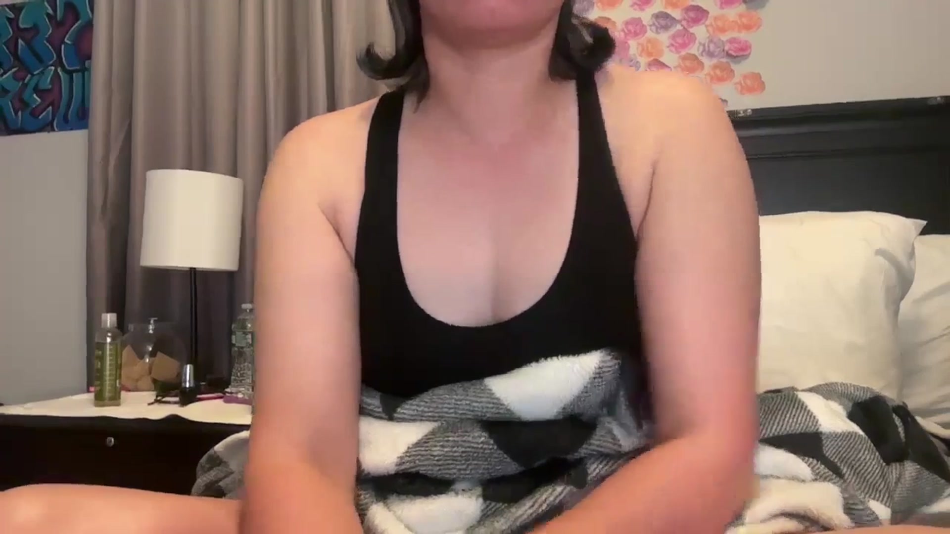 Gallery image thumbnail from EmmyLove's myfreecams stream on, 07/13/2025, 05:47 image 19 of 20