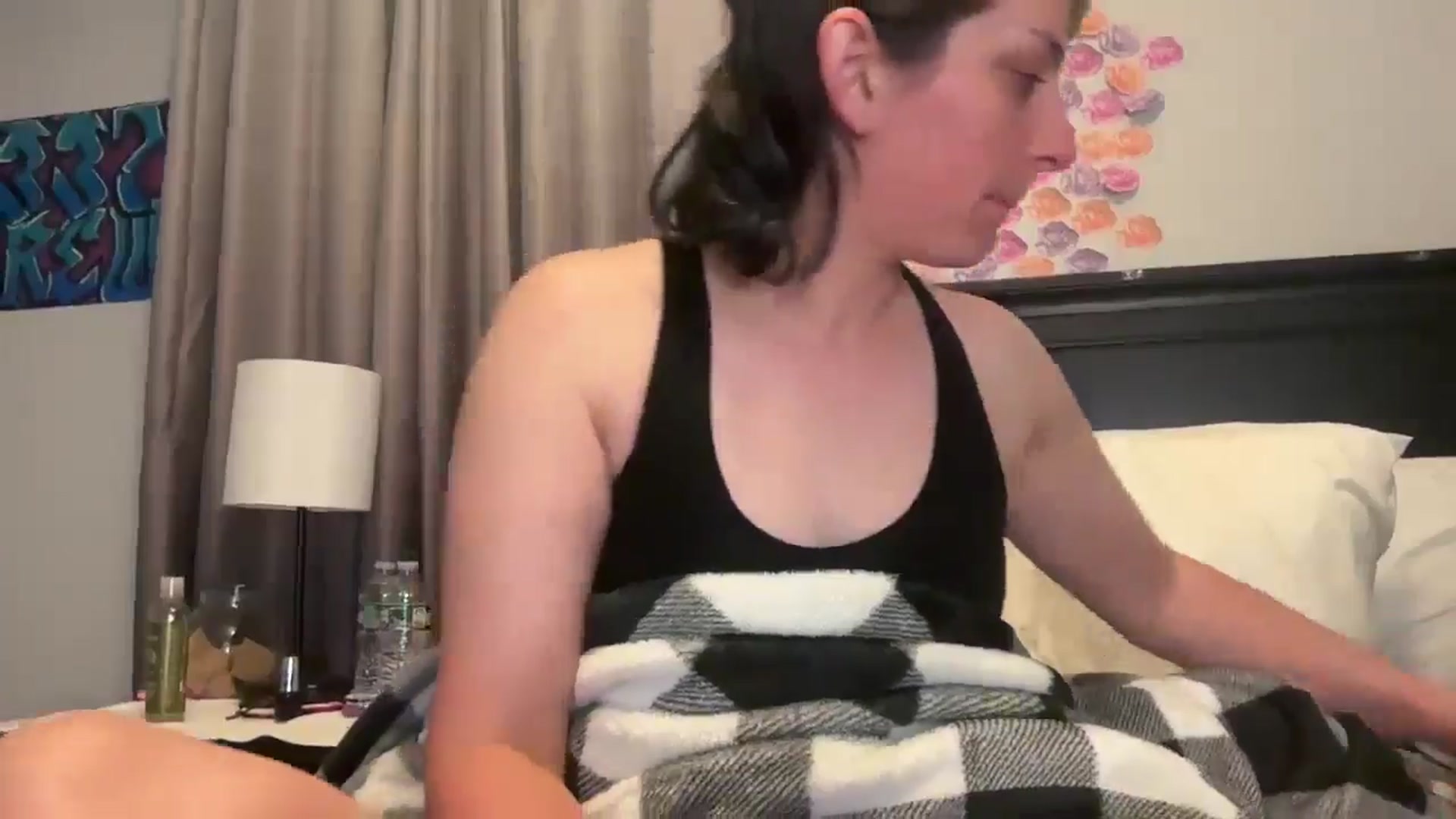 Gallery image thumbnail from EmmyLove's myfreecams stream on, 07/13/2025, 05:47 image 9 of 20