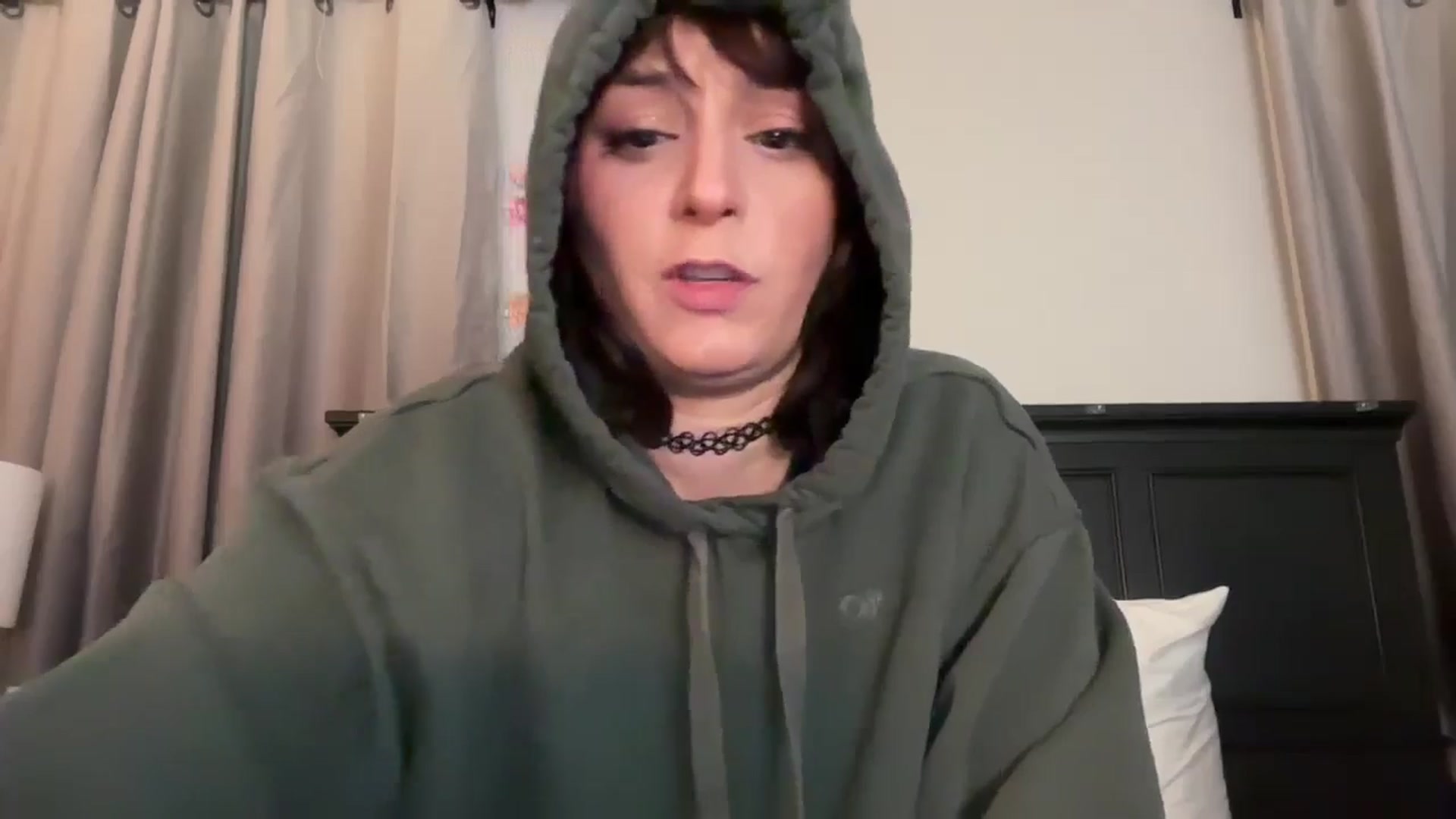 Gallery image thumbnail from EmmyLove's myfreecams stream on, 07/22/2025, 06:35 image 3 of 20