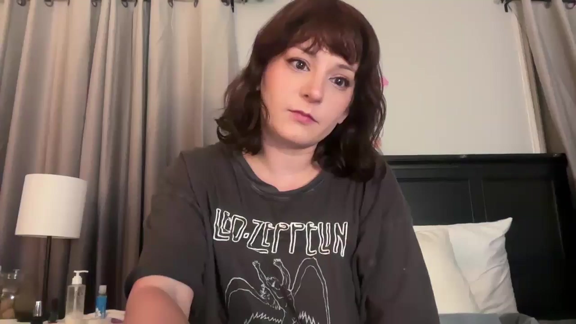 Gallery image thumbnail from EmmyLove's myfreecams stream on, 08/01/2025, 07:27 image 2 of 20