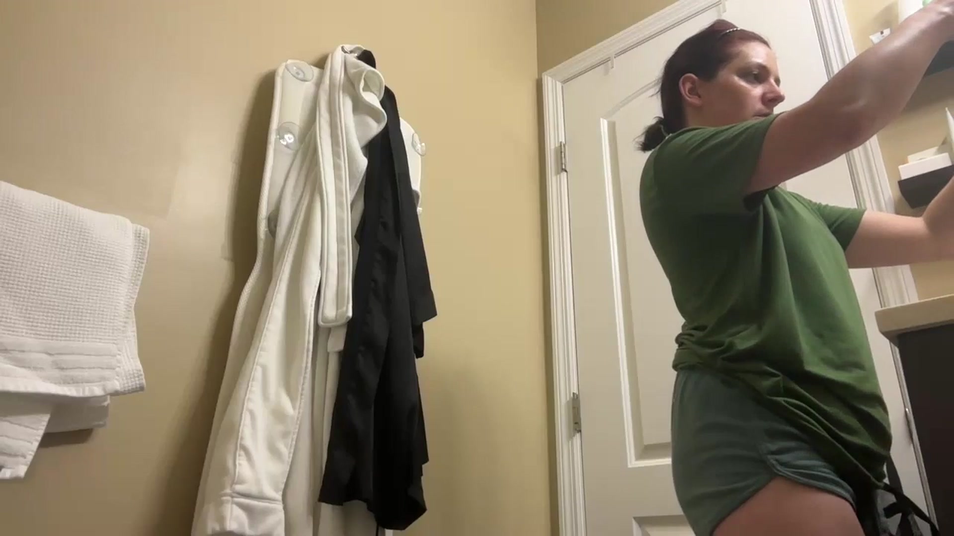 Gallery image thumbnail from EmmyLove's myfreecams stream on, 08/05/2025, 05:24 image 15 of 20