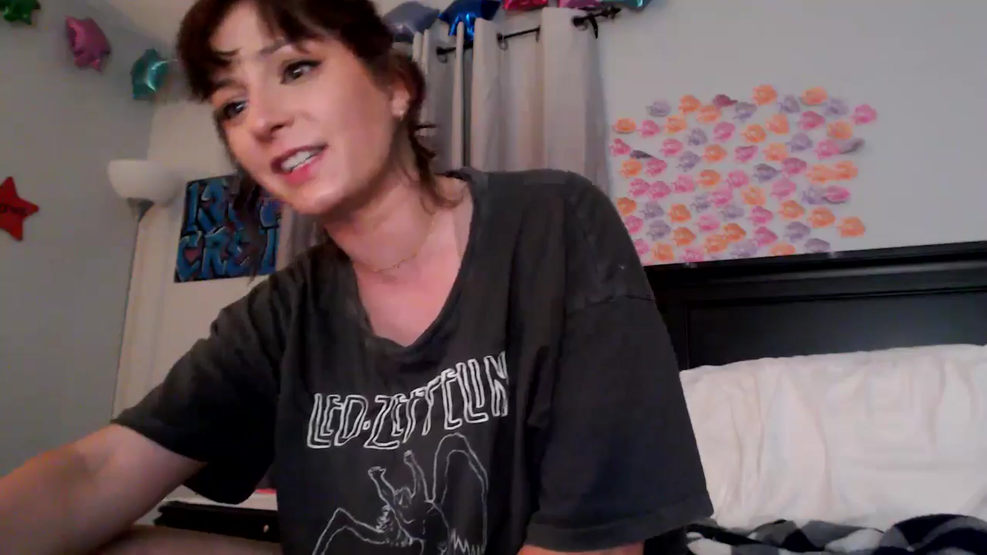 Gallery image thumbnail from EmmyLove's myfreecams stream on, 08/06/2025, 07:13 image 14 of 20