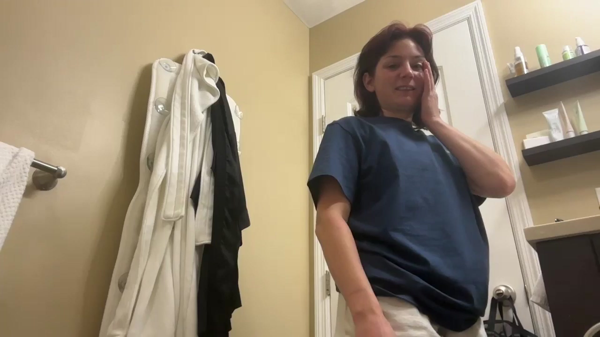 Gallery image thumbnail from EmmyLove's myfreecams stream on, 08/12/2025, 05:24 image 1 of 20
