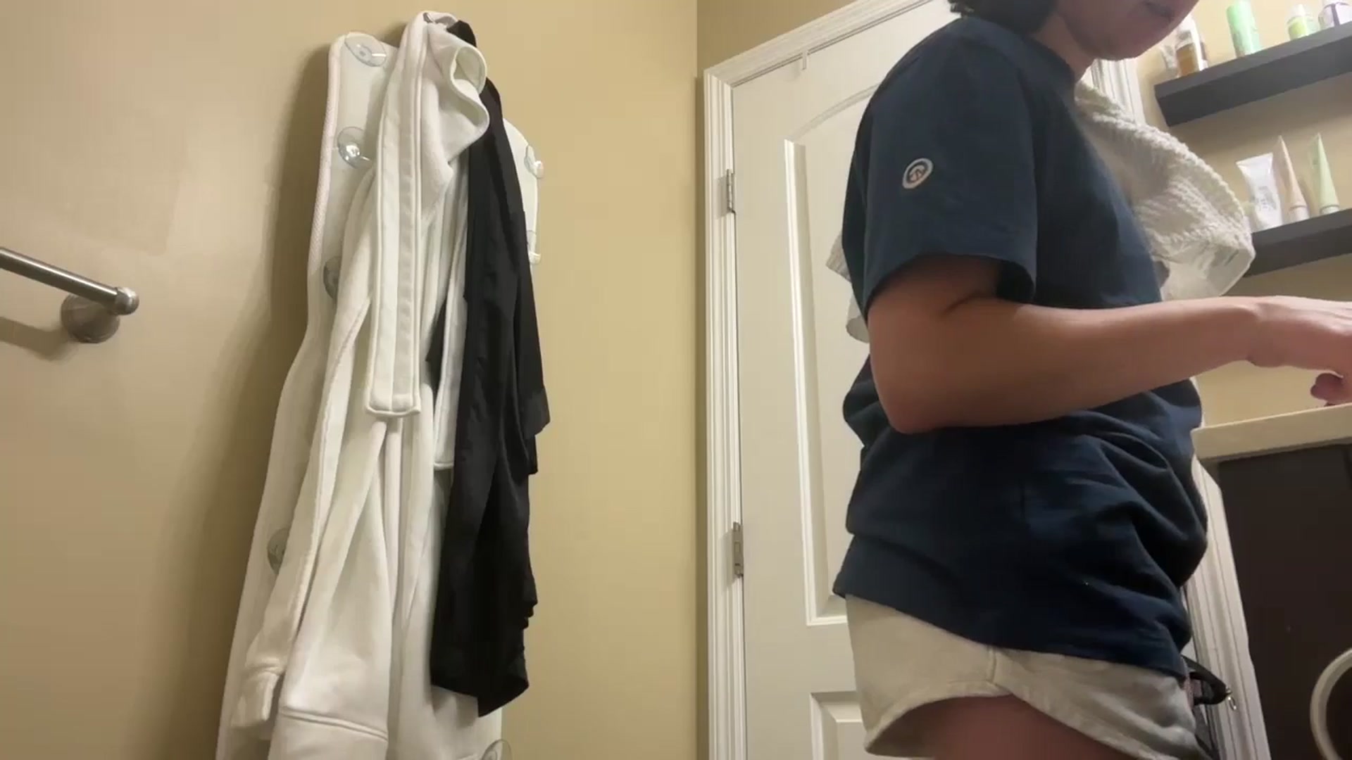 Gallery image thumbnail from EmmyLove's myfreecams stream on, 08/12/2025, 05:24 image 16 of 20