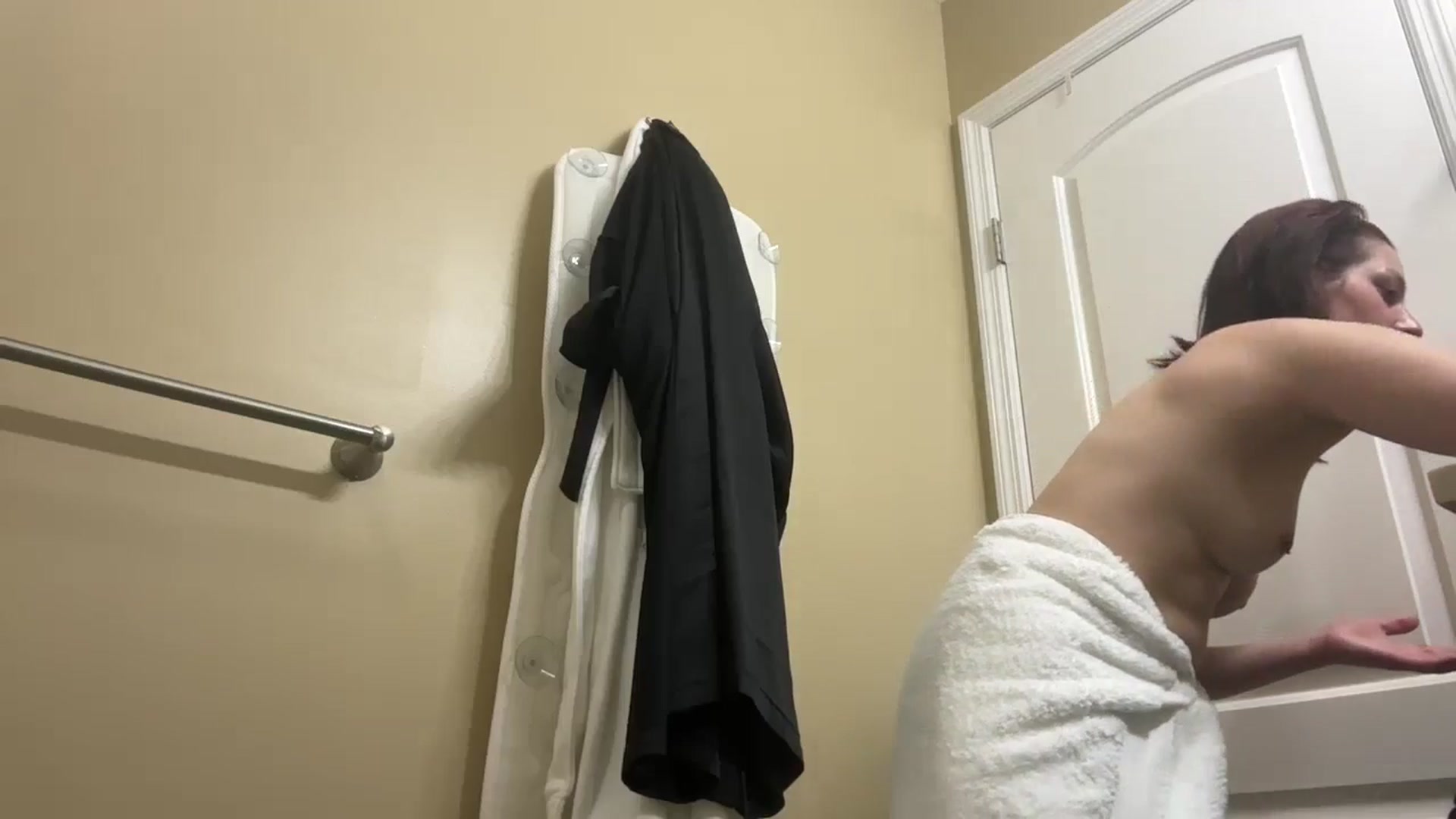 Gallery image thumbnail from EmmyLove's myfreecams stream on, 08/25/2025, 06:09 image 16 of 20