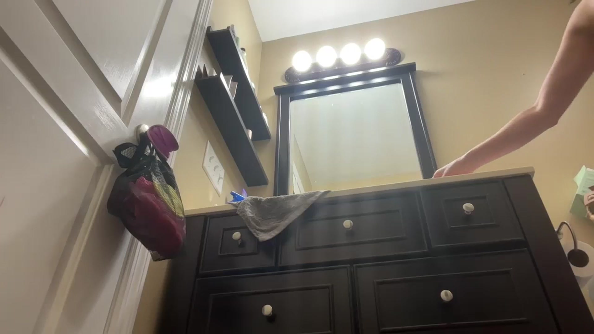 Gallery image thumbnail from EmmyLove's myfreecams stream on, 08/26/2025, 07:41 image 17 of 20
