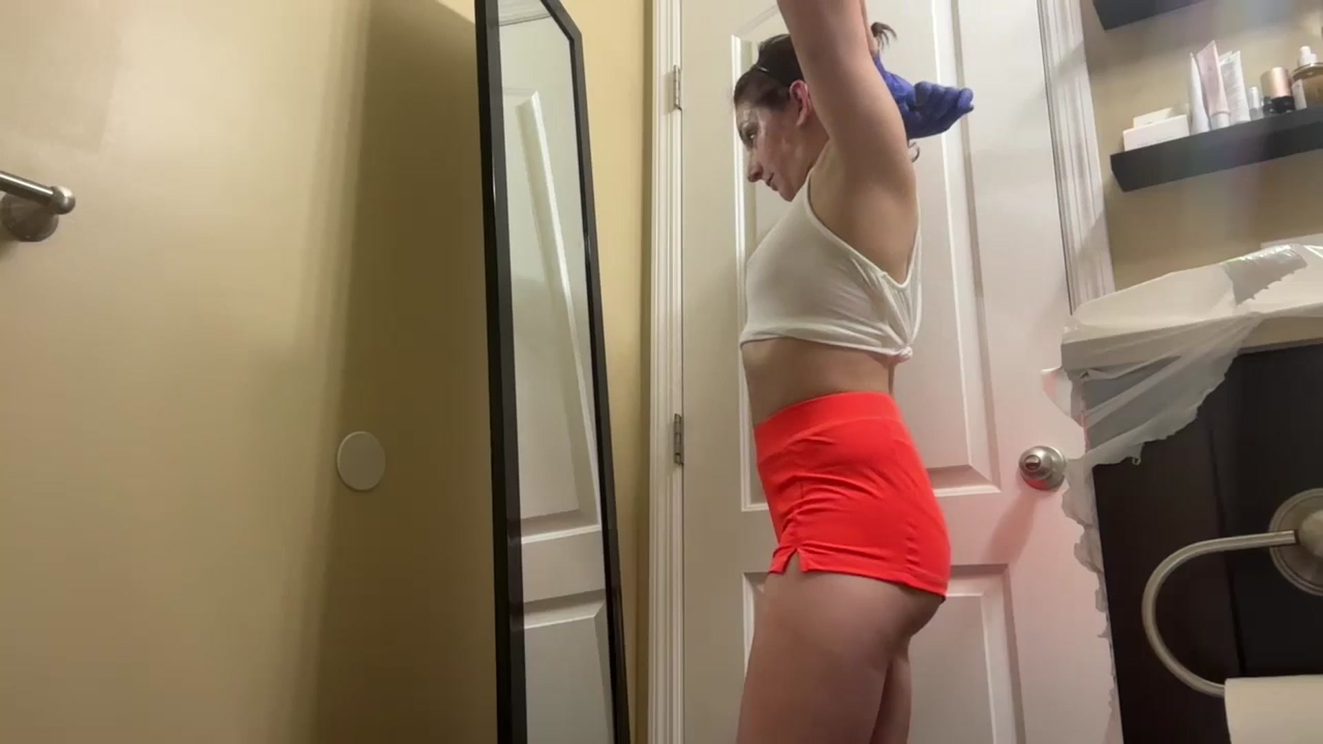 Gallery image thumbnail from EmmyLove's myfreecams stream on, 08/27/2025, 08:00 image 6 of 20