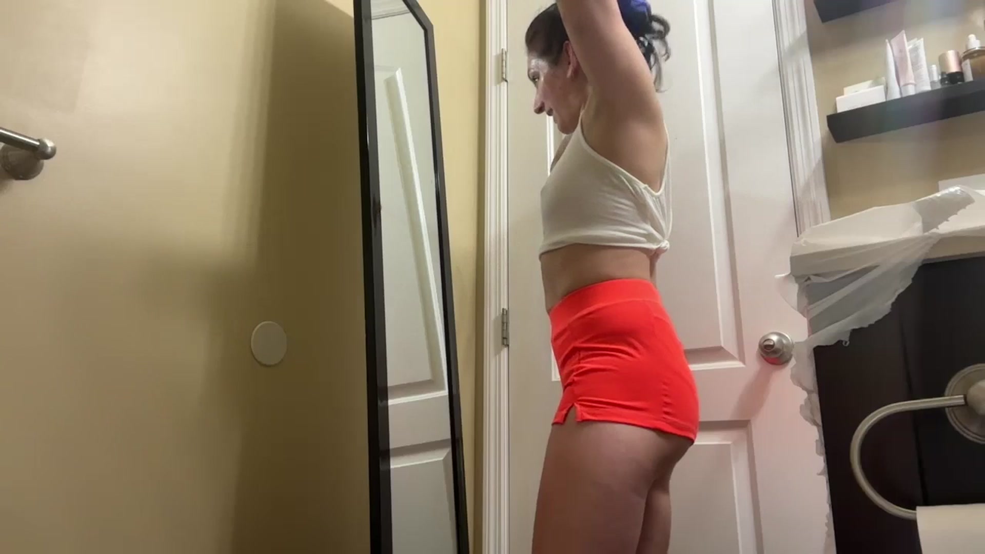Gallery image thumbnail from EmmyLove's myfreecams stream on, 08/27/2025, 08:00 image 10 of 20