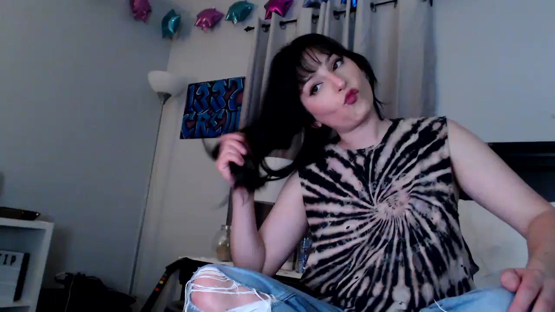 Gallery image thumbnail from EmmyLove's myfreecams stream on, 09/10/2025, 05:39 image 1 of 20