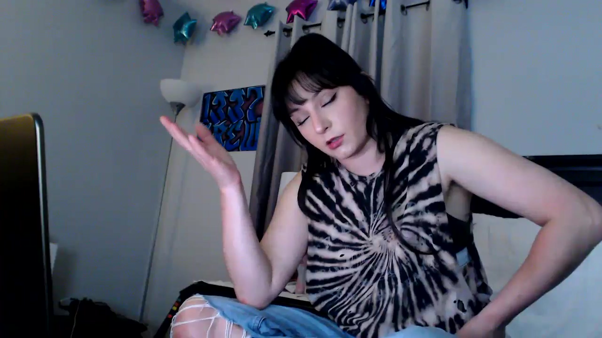 Gallery image thumbnail from EmmyLove's myfreecams stream on, 09/10/2025, 05:39 image 11 of 20