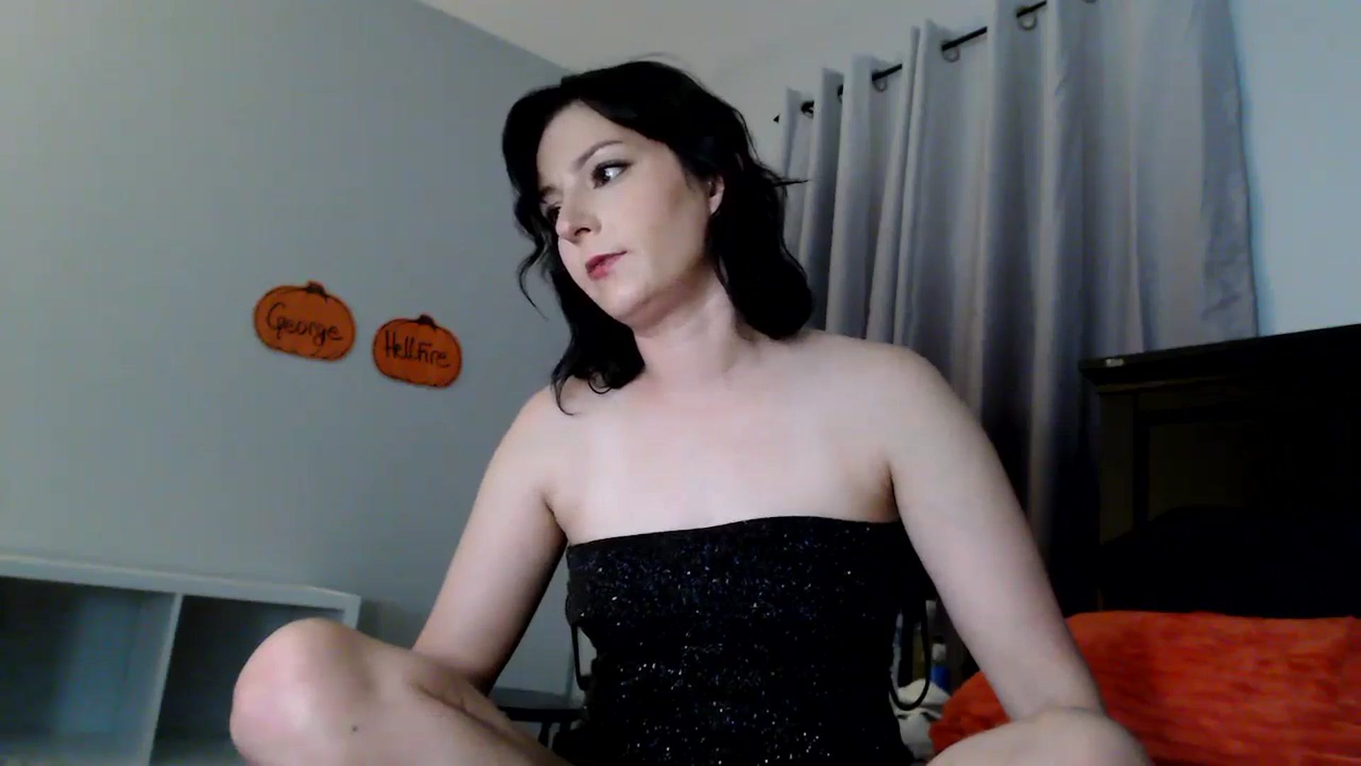 Gallery image thumbnail from EmmyLove's myfreecams stream on, 09/16/2025, 07:10 image 6 of 20