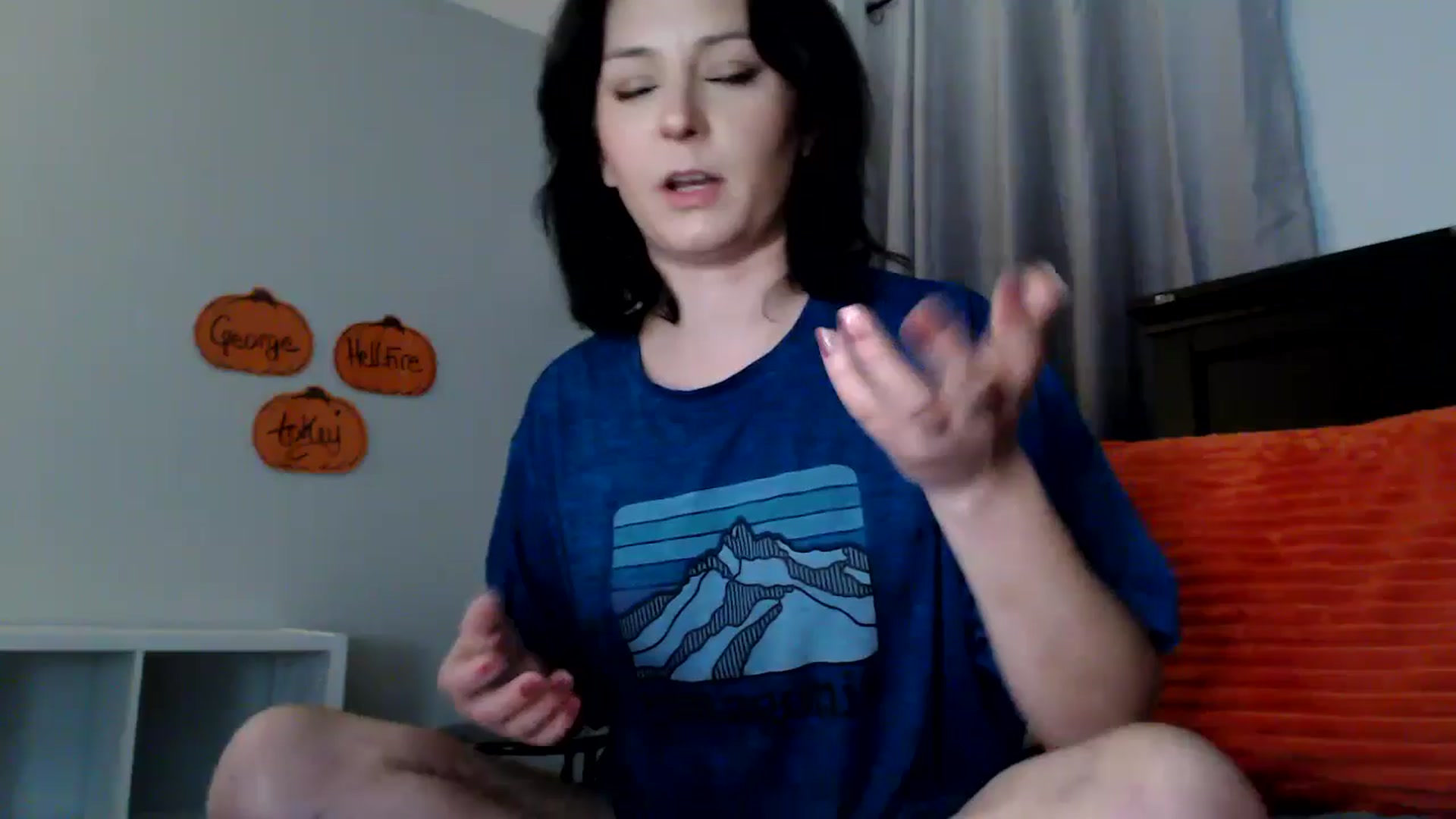 Gallery image thumbnail from EmmyLove's myfreecams stream on, 09/19/2025, 05:44 image 6 of 20