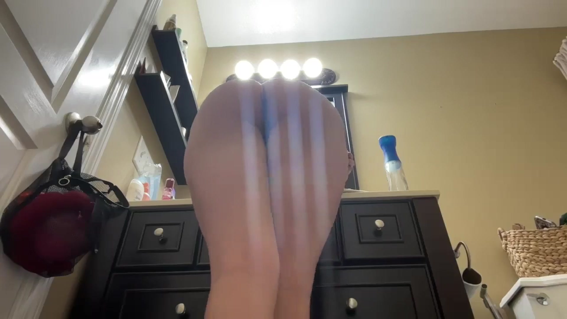 Gallery image thumbnail from EmmyLove's myfreecams stream on, 09/19/2025, 08:23 image 10 of 20