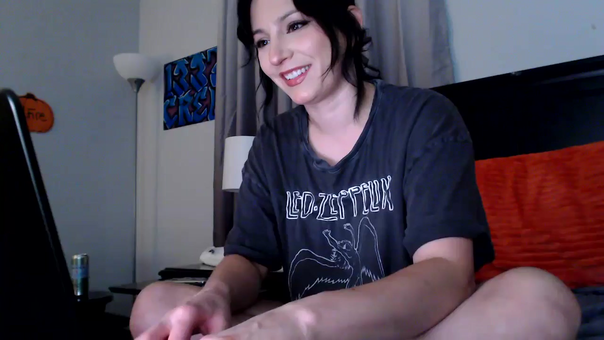 Gallery image thumbnail from EmmyLove's myfreecams stream on, 09/21/2025, 05:40 image 12 of 20