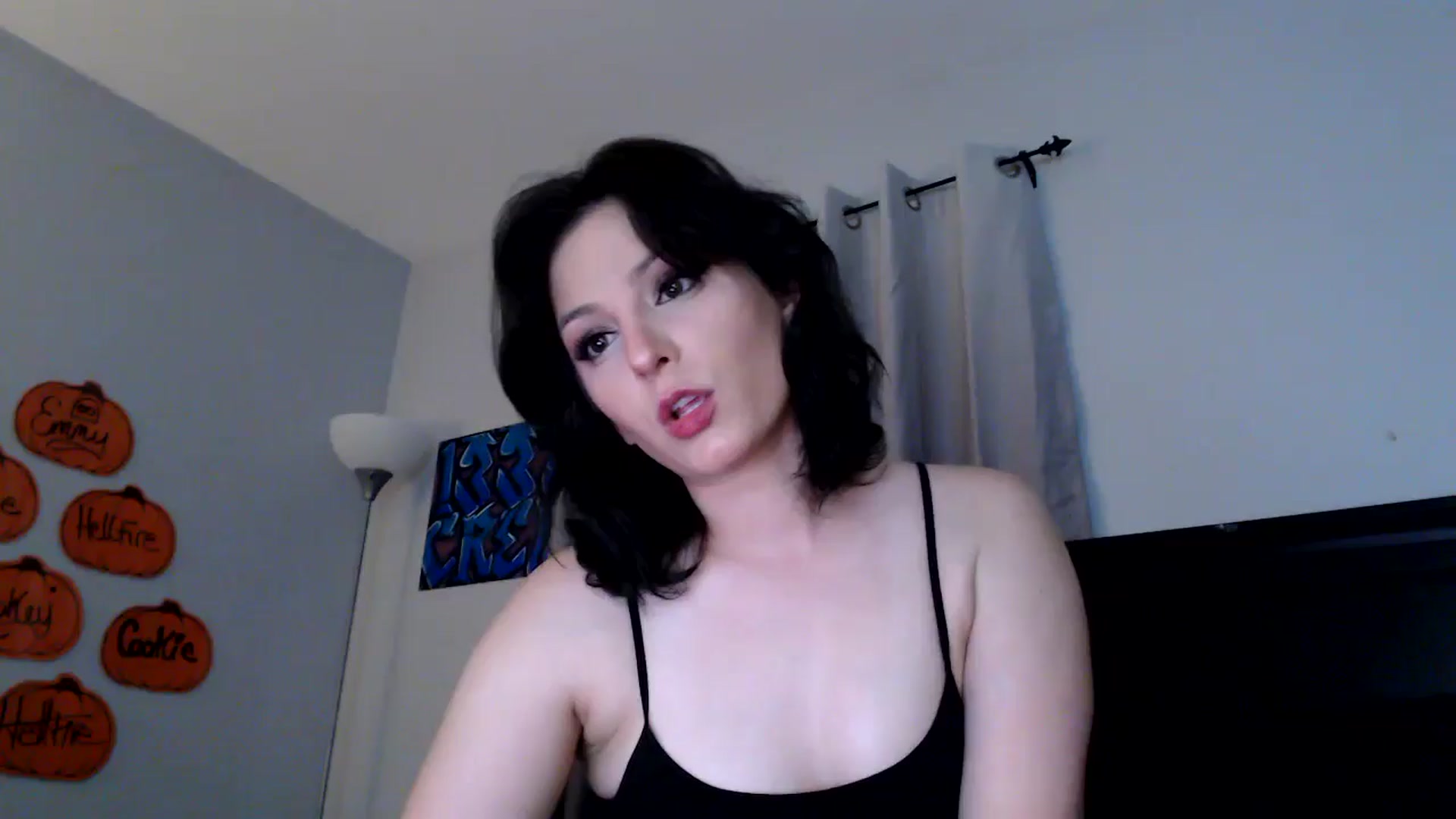 Gallery image thumbnail from EmmyLove's myfreecams stream on, 10/01/2025, 07:01 image 1 of 20
