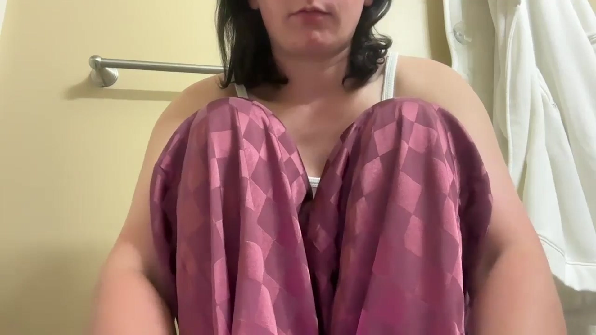 Gallery image thumbnail from EmmyLove's myfreecams stream on, 10/07/2025, 06:51 image 4 of 20