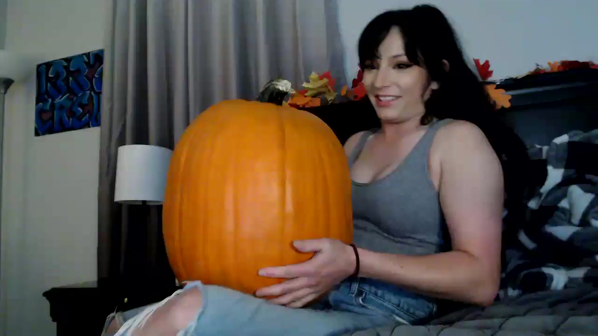 Gallery image thumbnail from EmmyLove's myfreecams stream on, 10/14/2025, 06:19 image 13 of 20