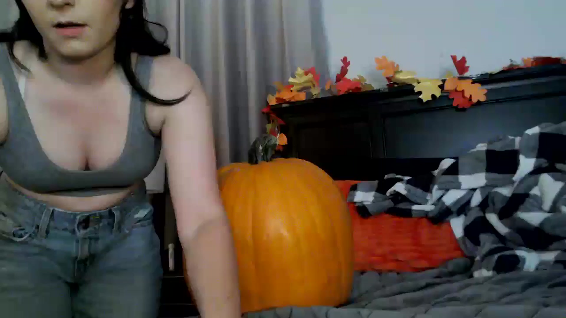Gallery image thumbnail from EmmyLove's myfreecams stream on, 10/14/2025, 06:19 image 15 of 20