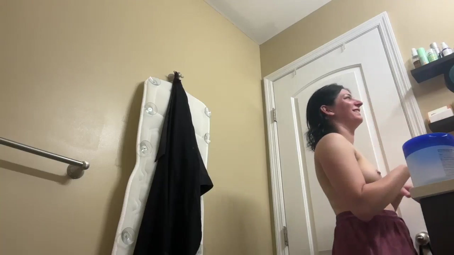 Gallery image thumbnail from EmmyLove's myfreecams stream on, 10/18/2025, 07:50 image 20 of 20