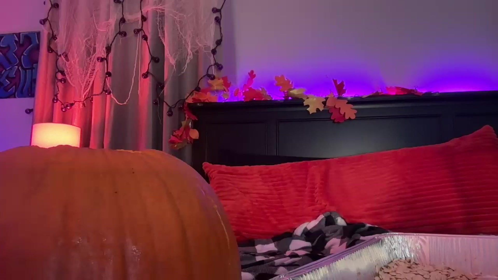Gallery image thumbnail from EmmyLove's myfreecams stream on, 10/25/2025, 07:54 image 6 of 20