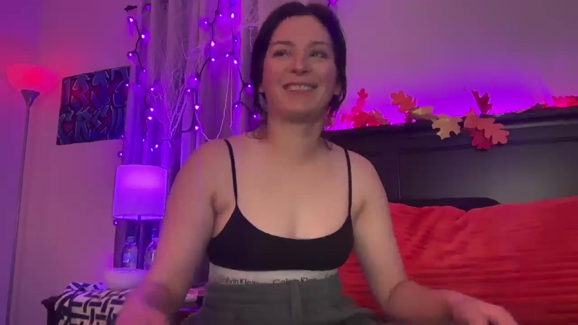 Gallery image thumbnail from EmmyLove's myfreecams stream on, 10/28/2025, 05:17 image 19 of 20