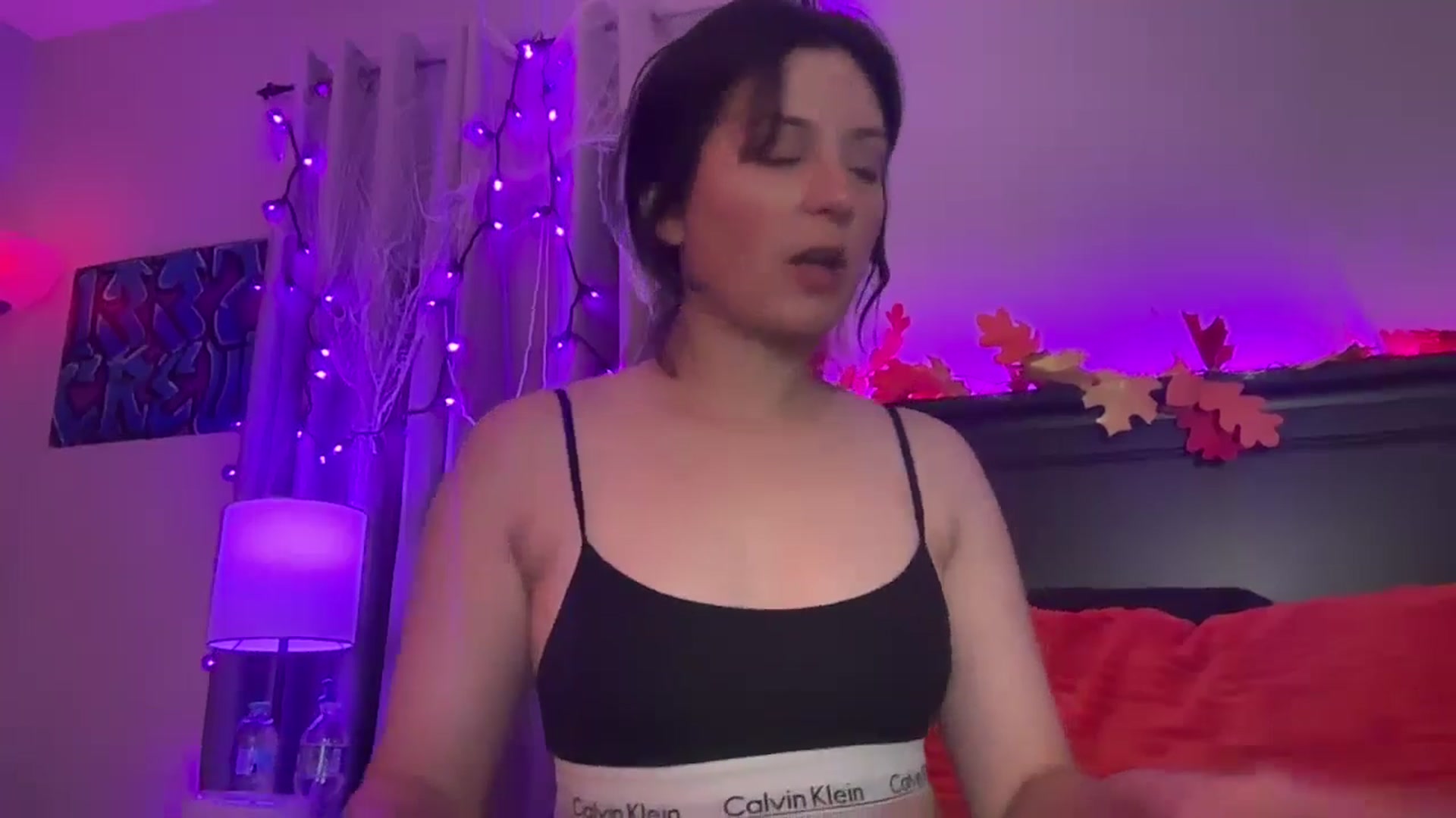 Gallery image thumbnail from EmmyLove's myfreecams stream on, 10/28/2025, 05:17 image 4 of 20