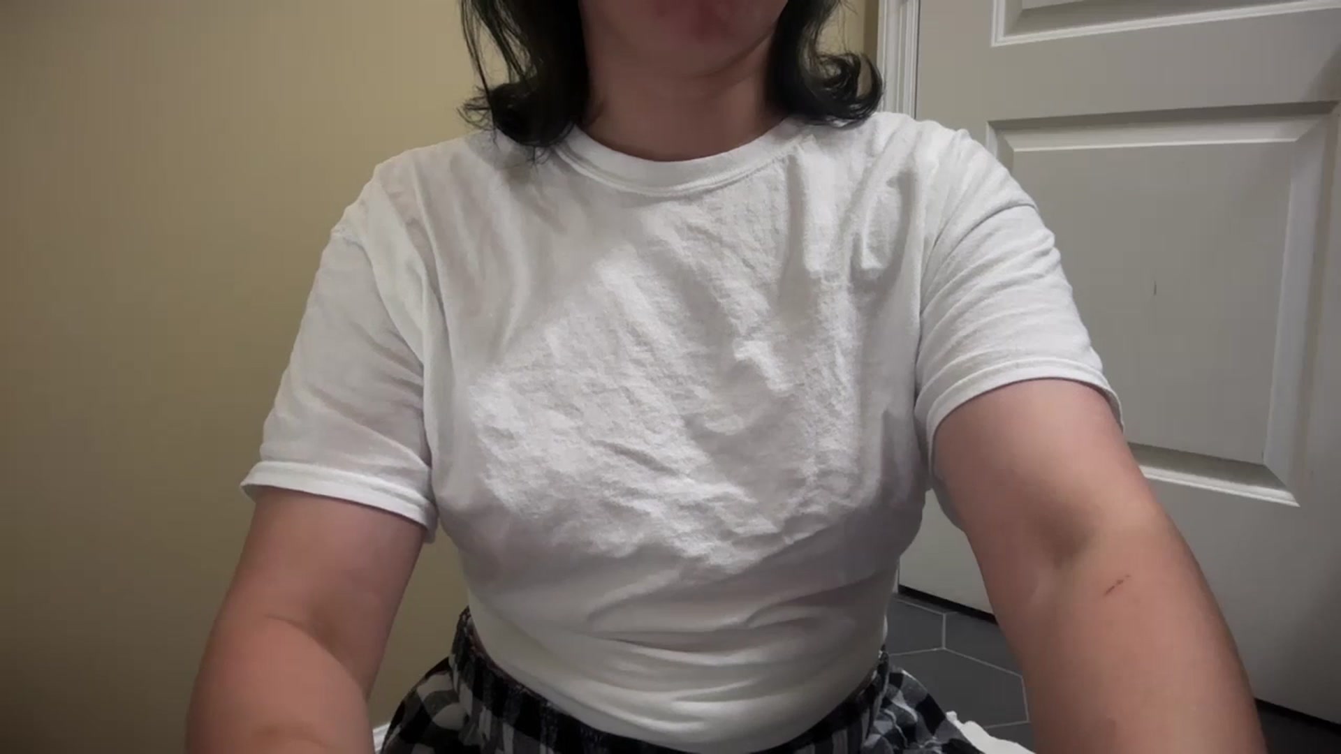 Gallery image thumbnail from EmmyLove's myfreecams stream on, 11/12/2025, 04:32 image 13 of 20