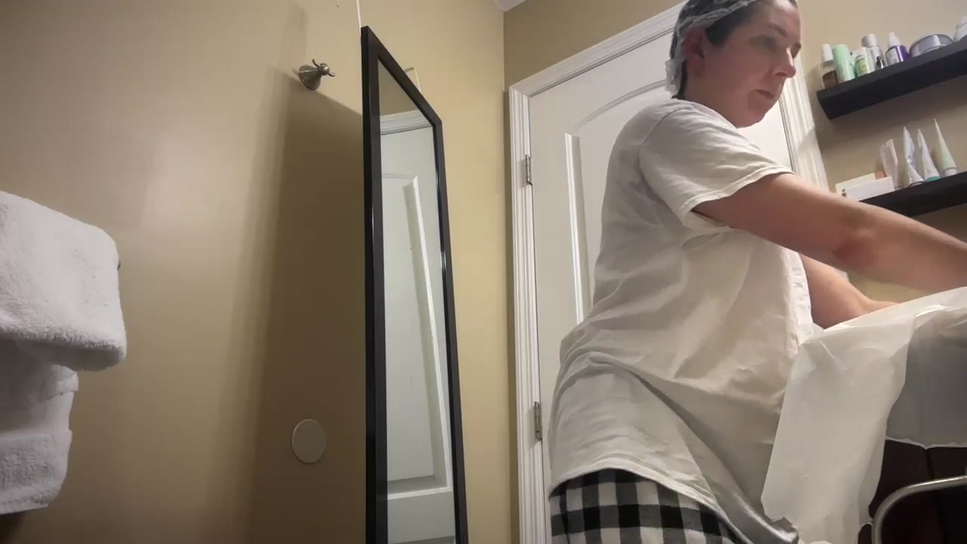 Gallery image thumbnail from EmmyLove's myfreecams stream on, 11/12/2025, 05:17 image 17 of 20