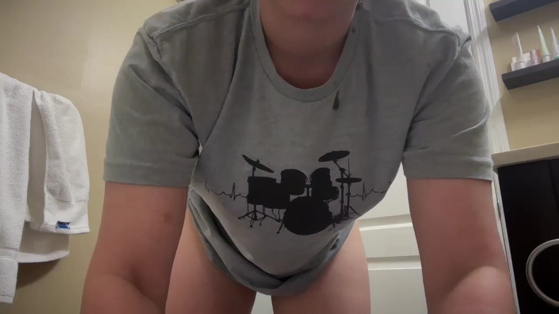 Gallery image thumbnail from EmmyLove's myfreecams stream on, 11/19/2025, 06:37 image 17 of 20