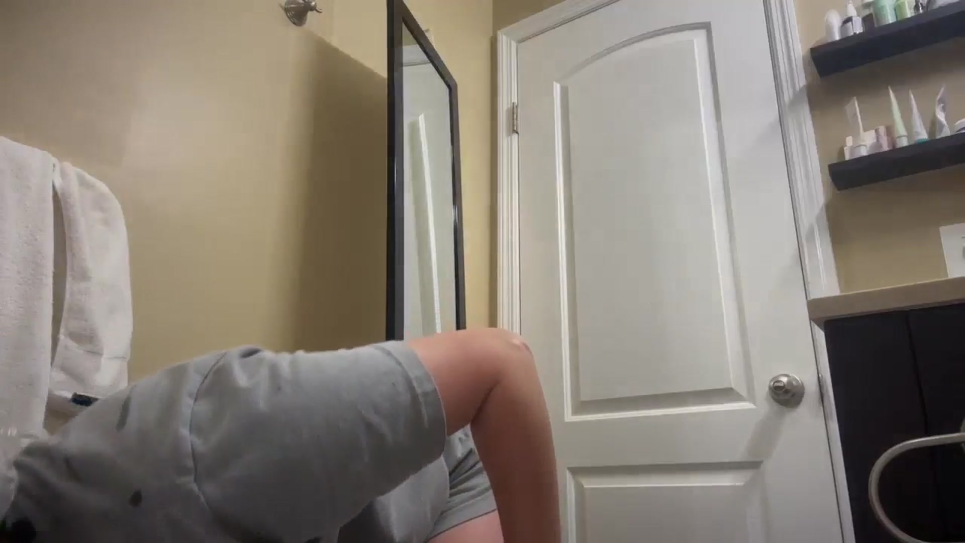 Gallery image thumbnail from EmmyLove's myfreecams stream on, 11/19/2025, 06:37 image 12 of 20
