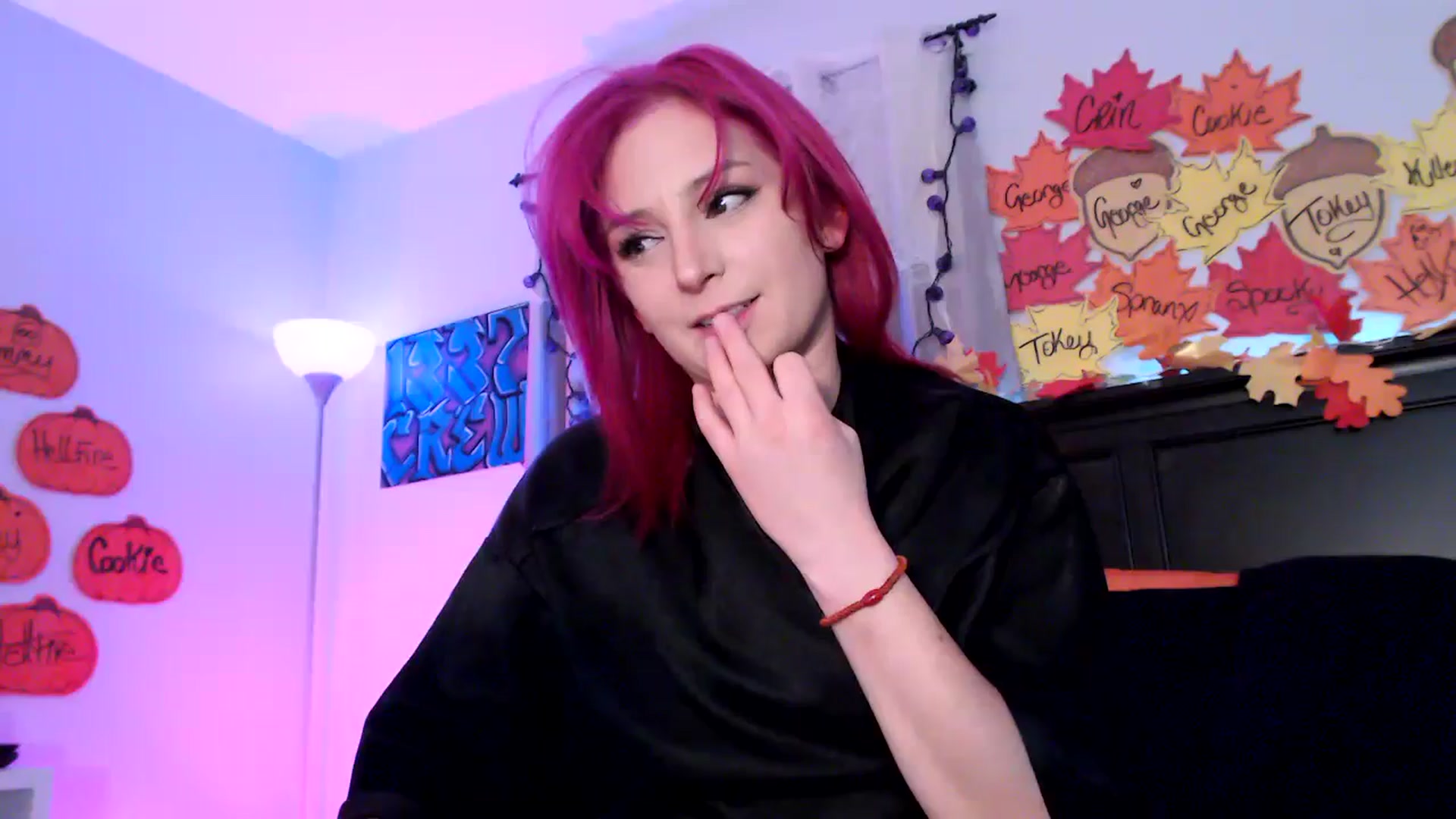 Gallery image thumbnail from EmmyLove's myfreecams stream on, 12/02/2025, 08:28 image 1 of 20