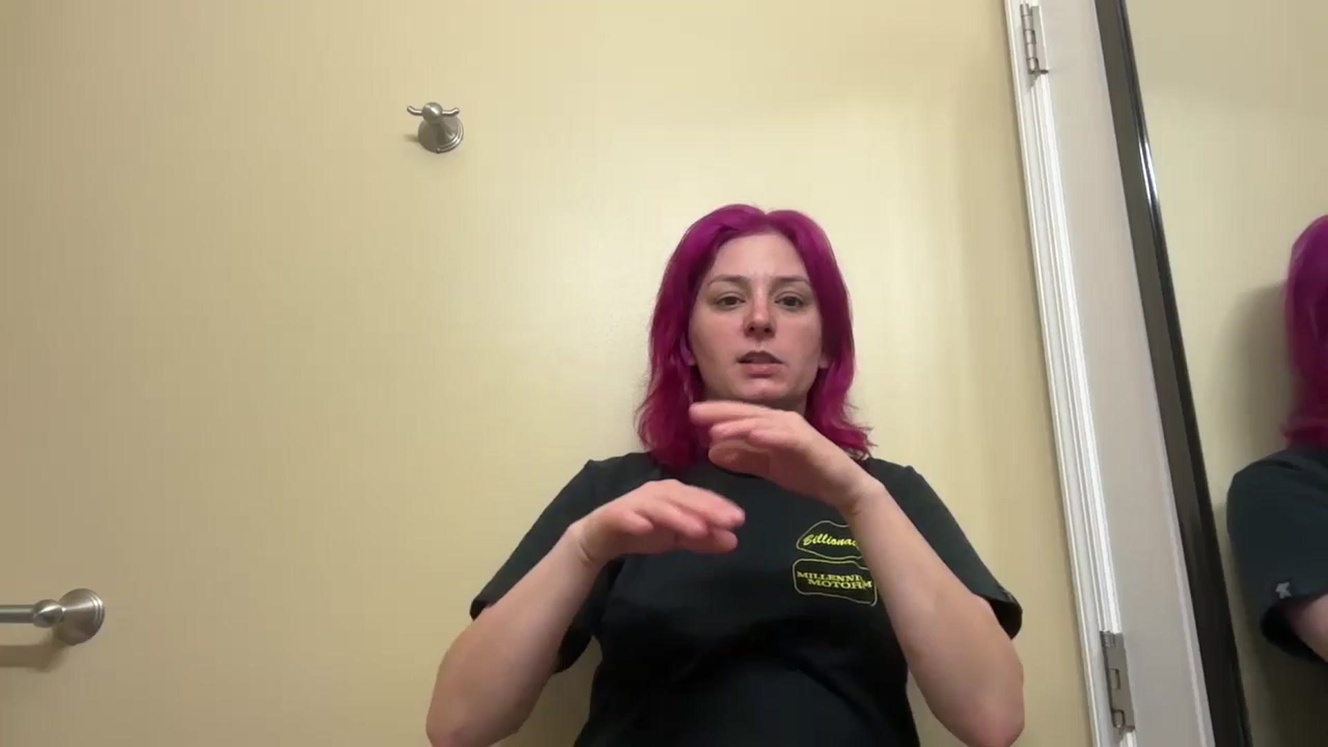 Gallery image thumbnail from EmmyLove's myfreecams stream on, 12/04/2025, 06:46 image 5 of 20
