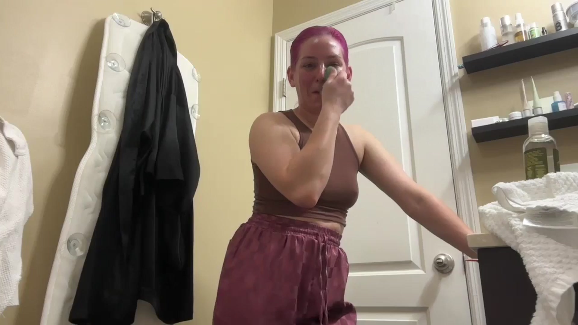 Gallery image thumbnail from EmmyLove's myfreecams stream on, 12/09/2025, 06:31 image 10 of 20