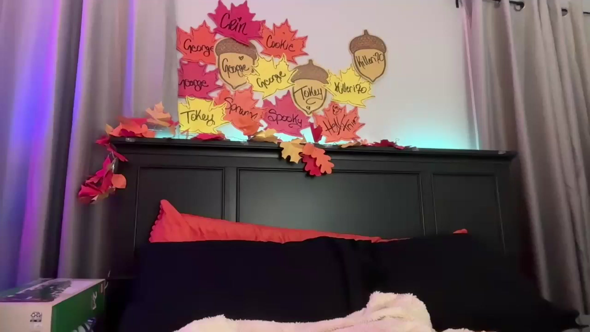 Gallery image thumbnail from EmmyLove's myfreecams stream on, 12/16/2025, 07:39 image 1 of 20