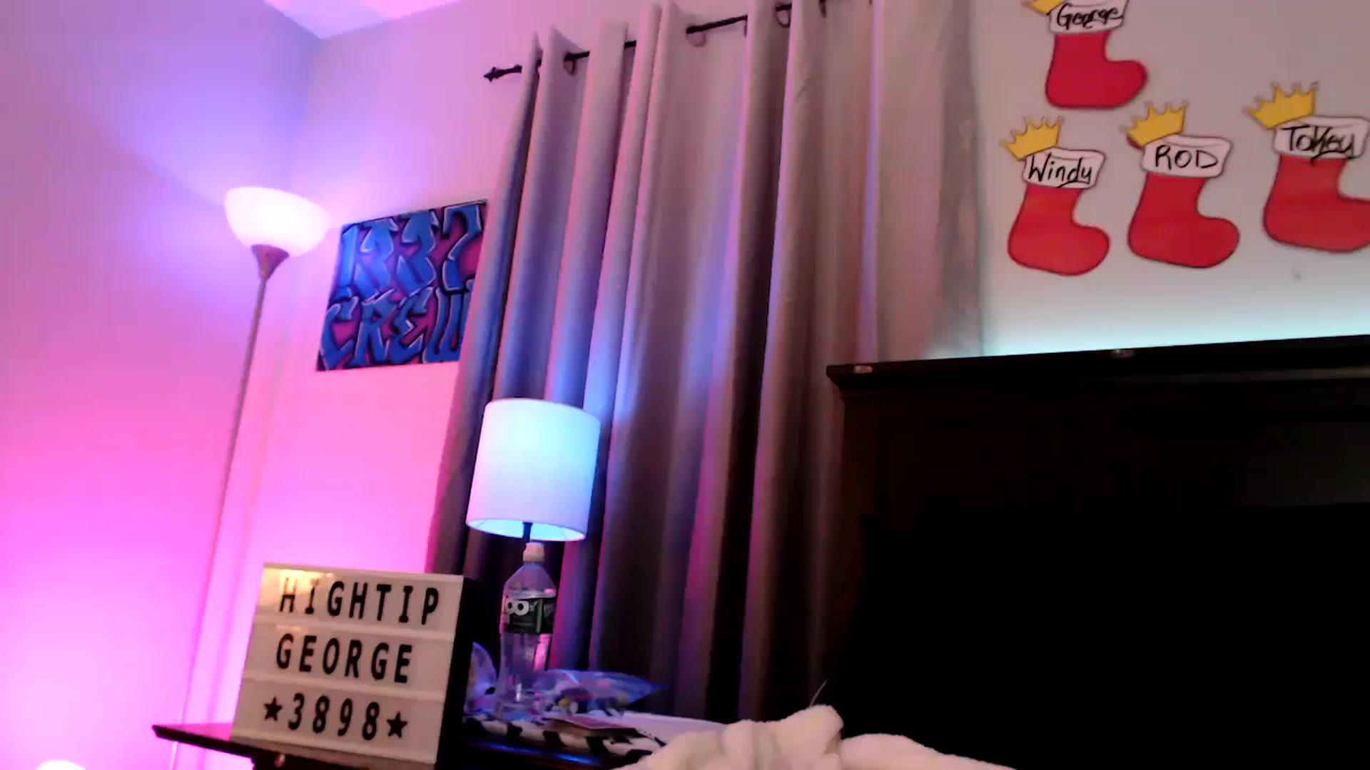 Gallery image thumbnail from EmmyLove's myfreecams stream on, 12/18/2025, 08:57 image 16 of 20