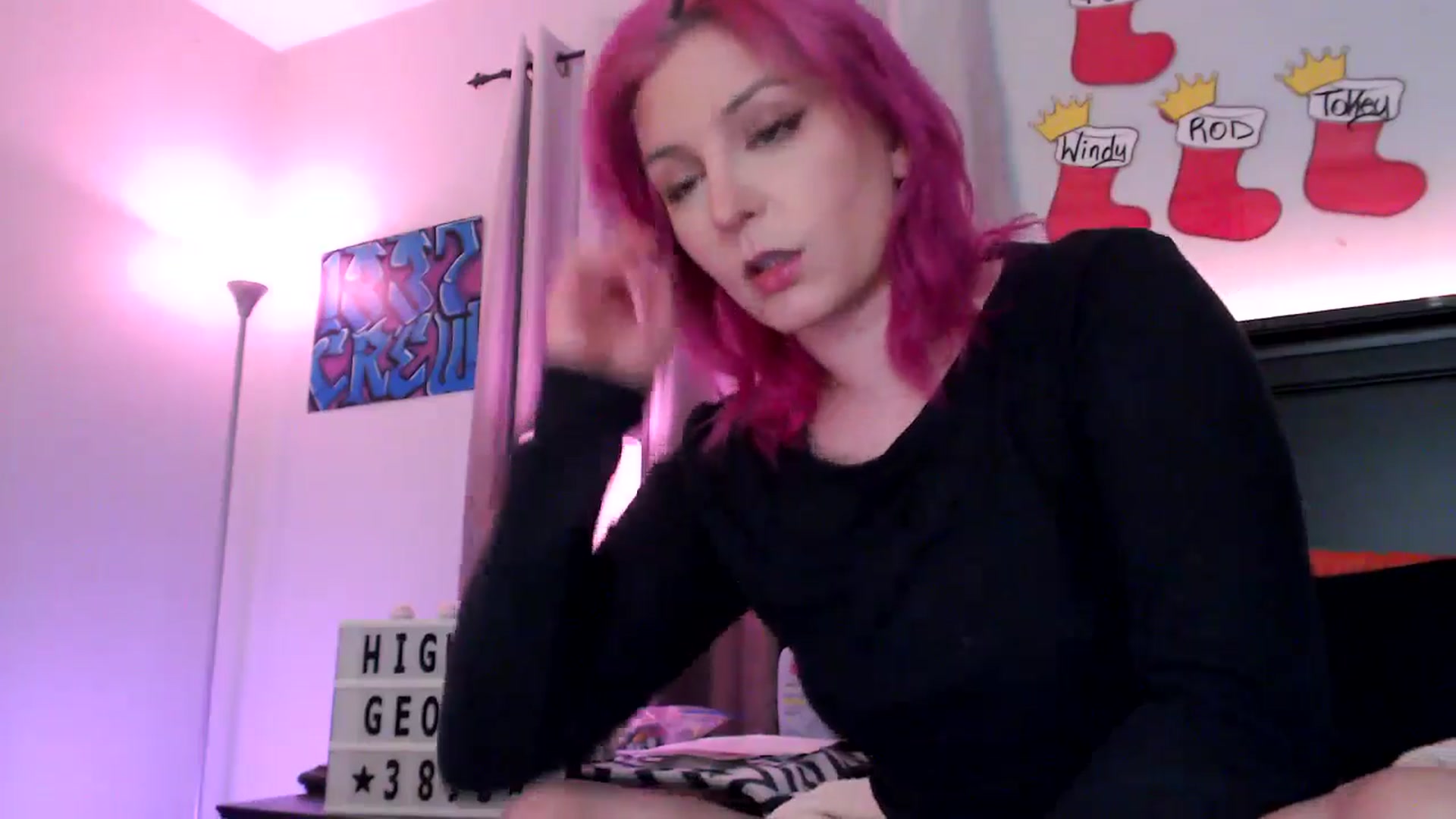 Gallery image thumbnail from EmmyLove's myfreecams stream on, 12/19/2025, 04:56 image 18 of 20