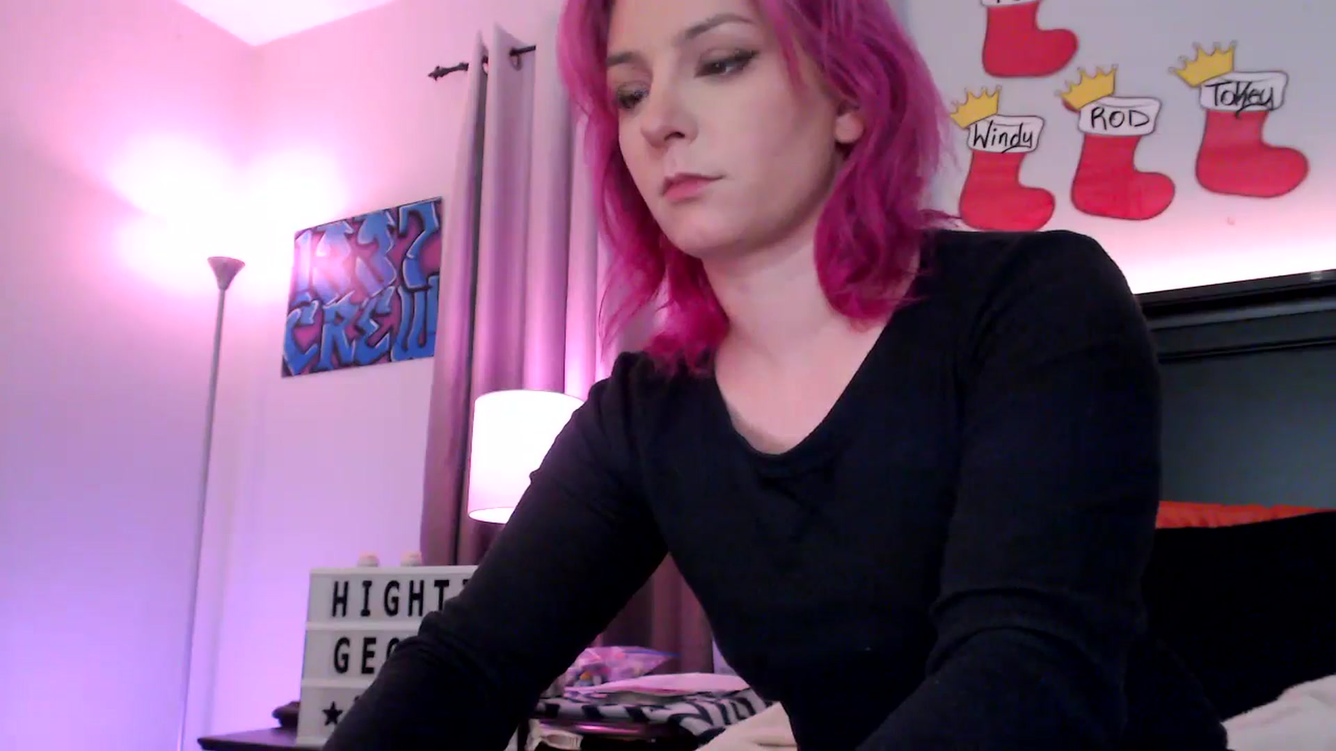 Gallery image thumbnail from EmmyLove's myfreecams stream on, 12/19/2025, 04:56 image 16 of 20
