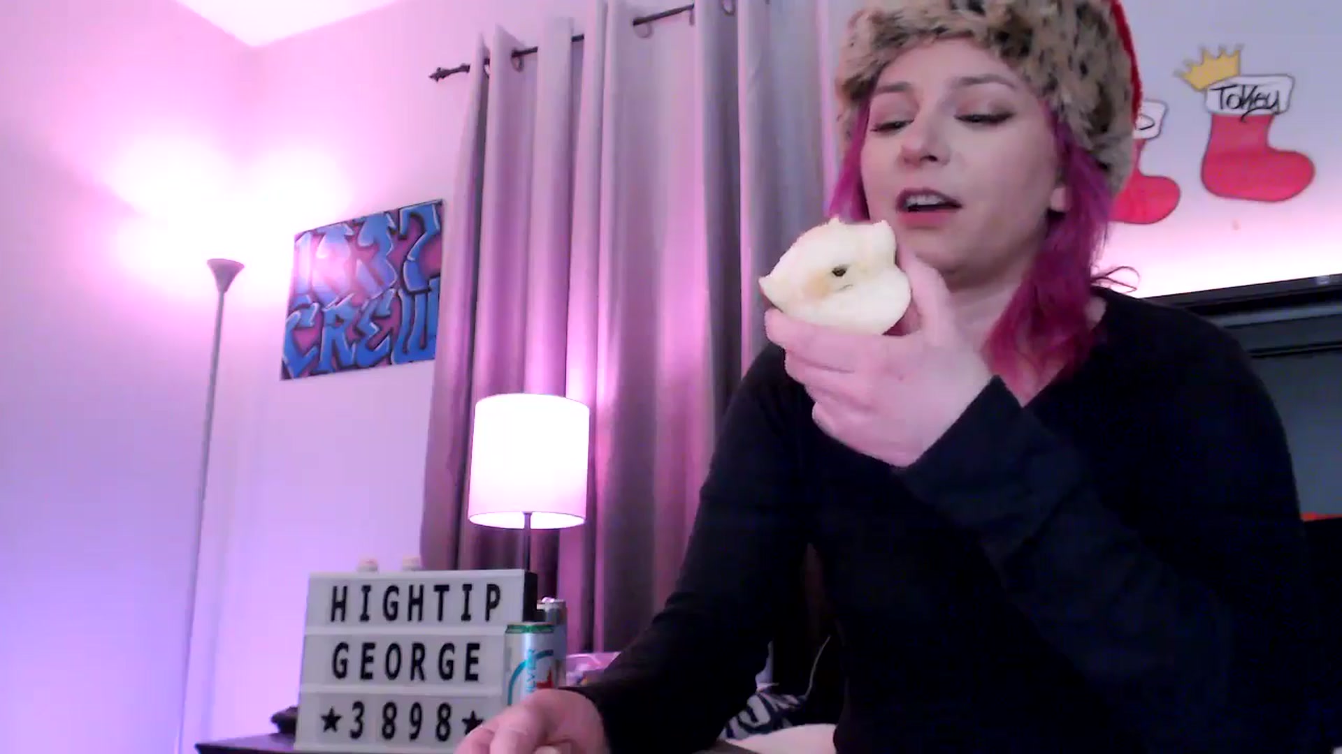 Gallery image thumbnail from EmmyLove's myfreecams stream on, 12/19/2025, 06:28 image 12 of 20