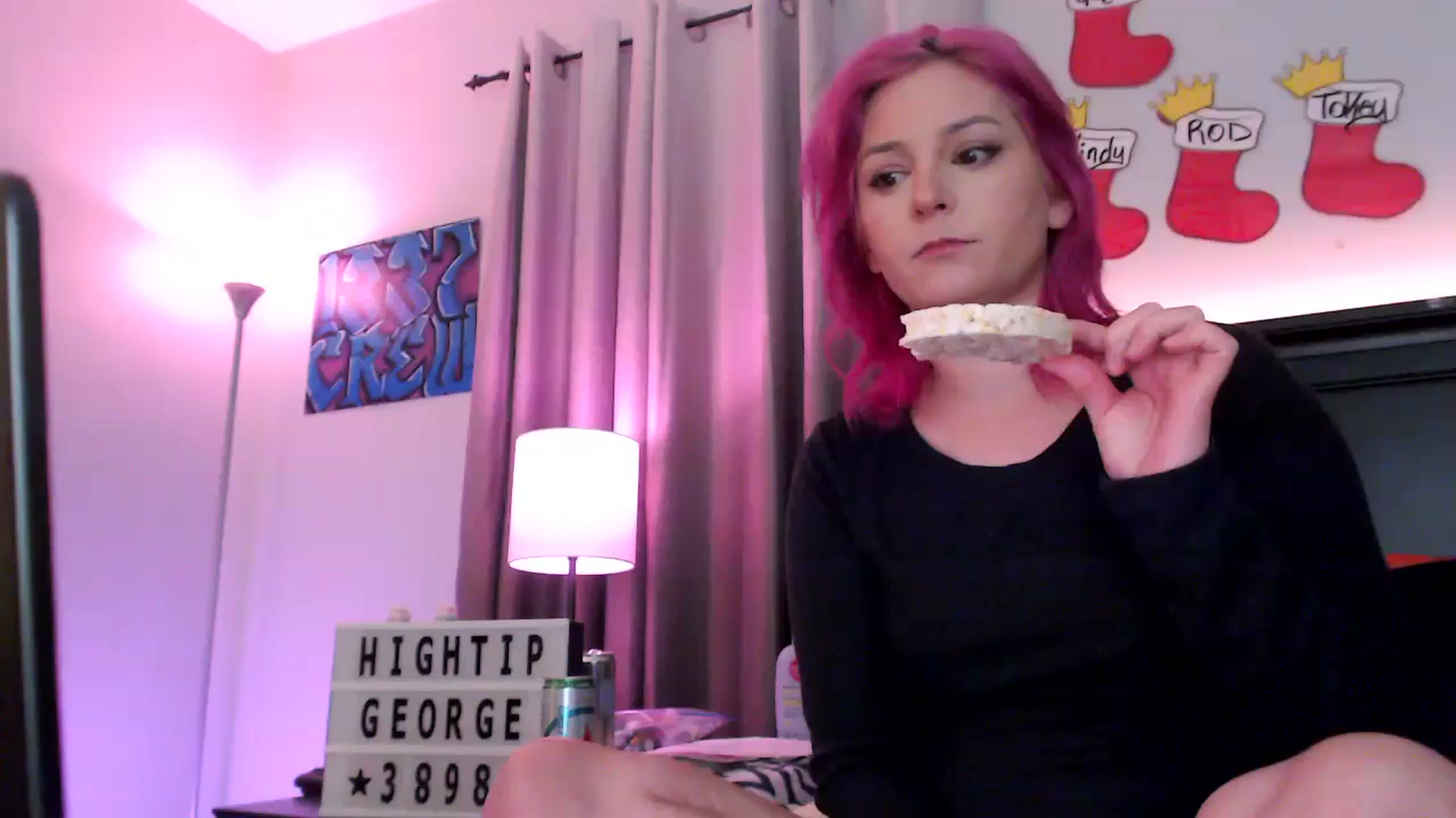 Gallery image thumbnail from EmmyLove's myfreecams stream on, 12/19/2025, 06:28 image 1 of 20