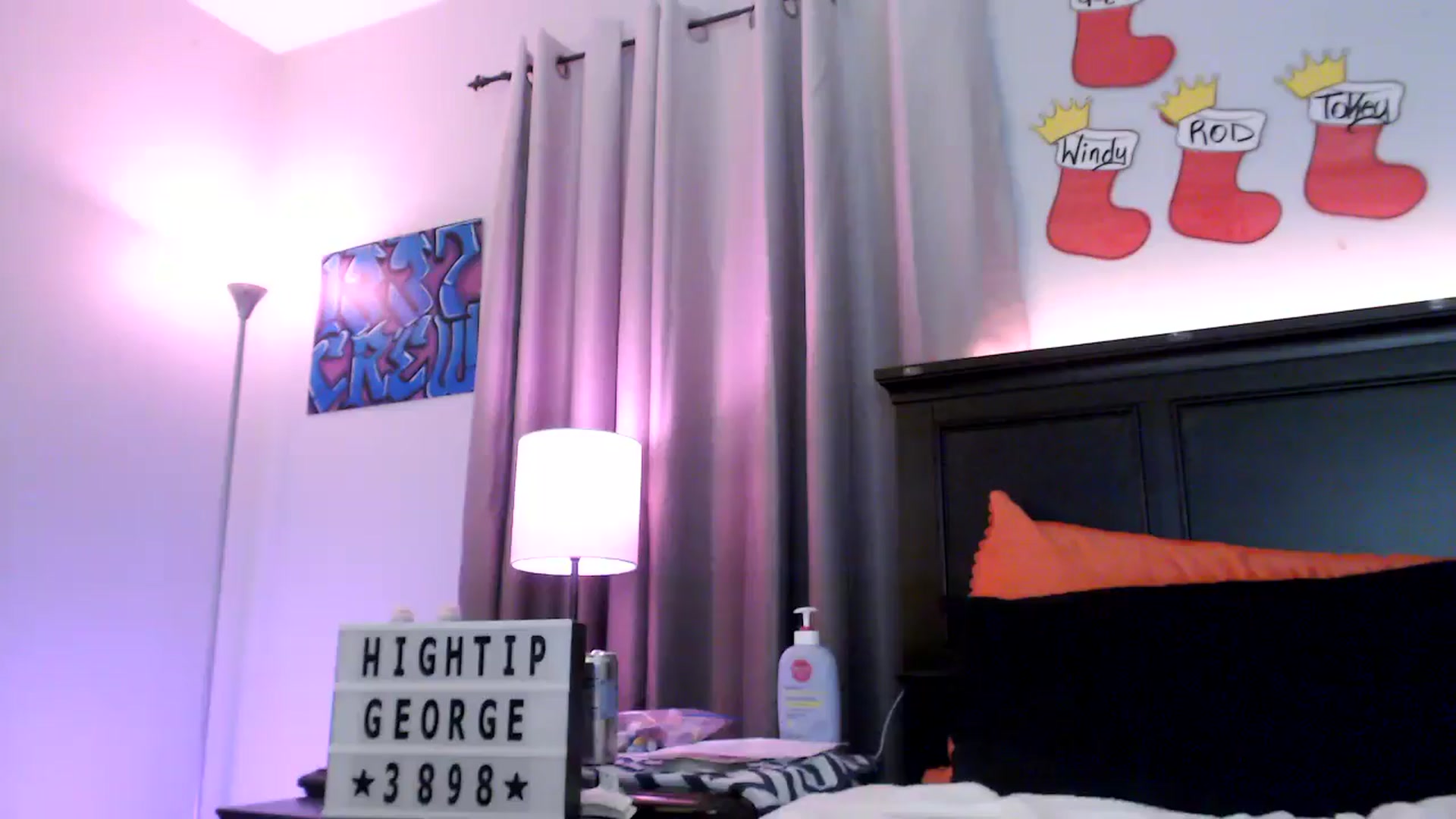 Gallery image thumbnail from EmmyLove's myfreecams stream on, 12/19/2025, 06:28 image 11 of 20