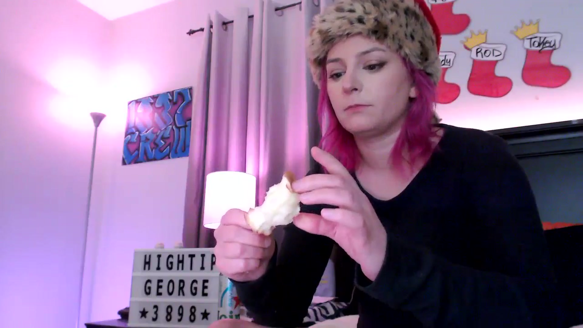 Gallery image thumbnail from EmmyLove's myfreecams stream on, 12/19/2025, 06:28 image 13 of 20