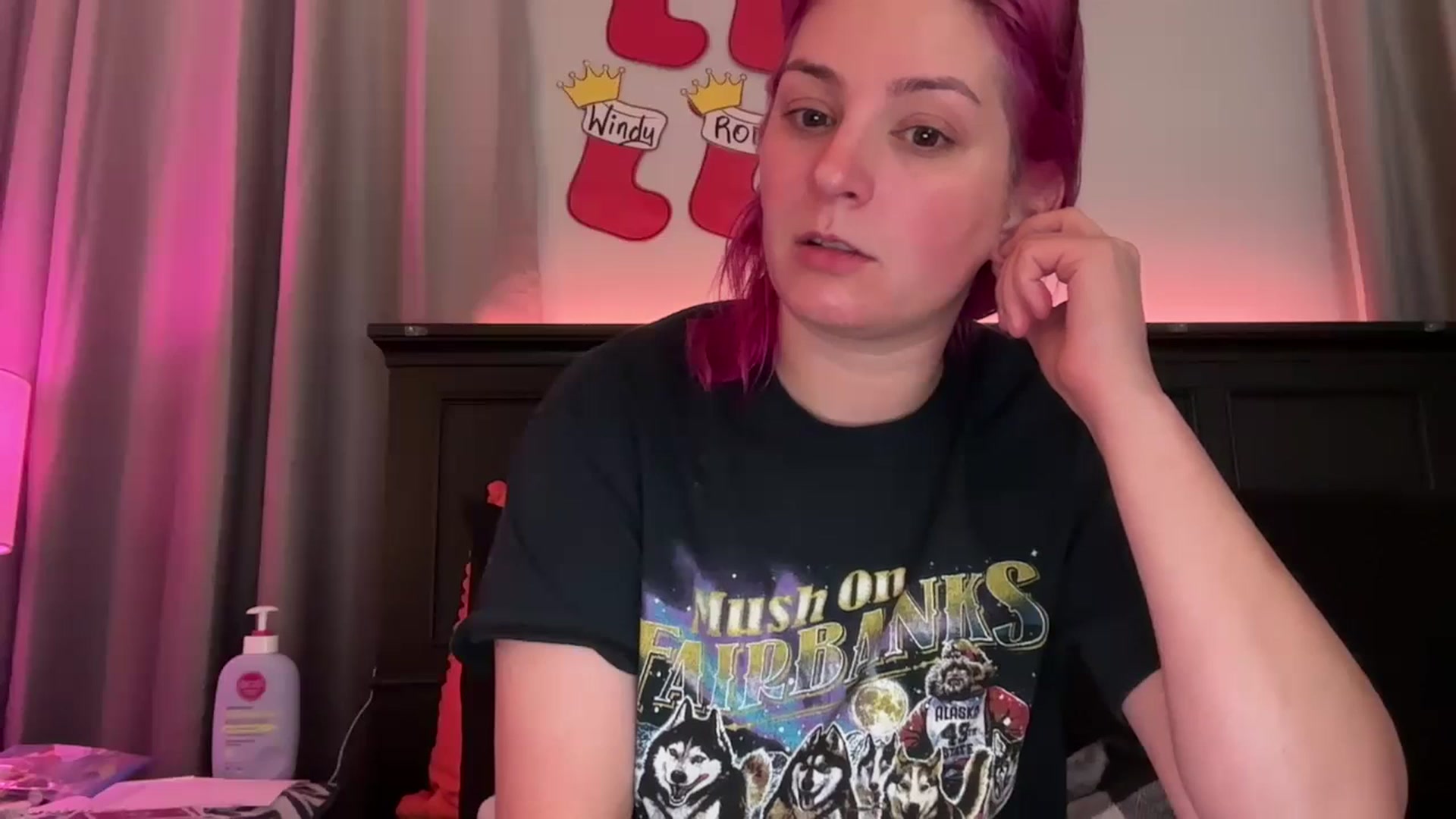 Gallery image thumbnail from EmmyLove's myfreecams stream on, 12/21/2025, 06:19 image 16 of 20