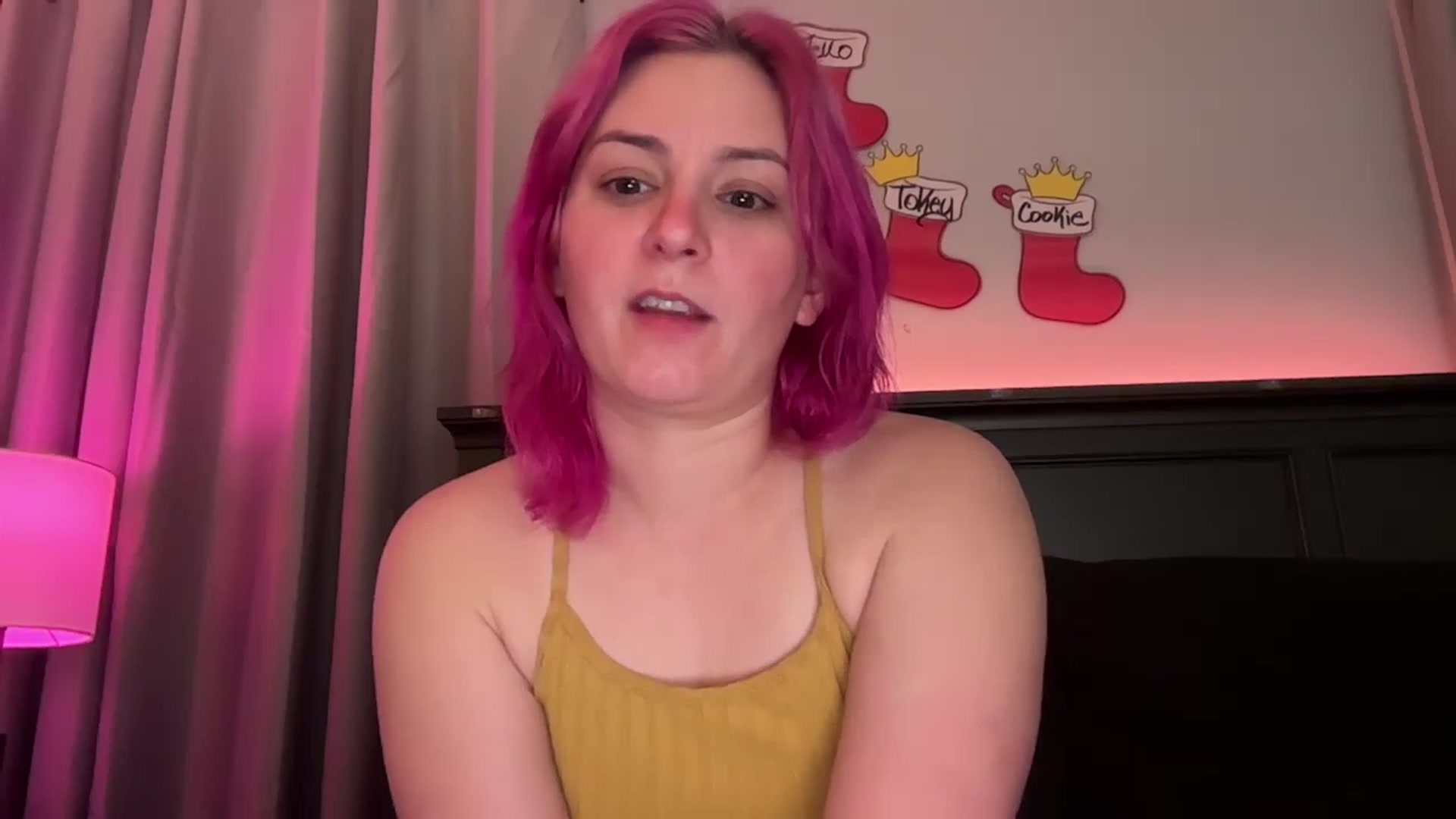 Gallery image thumbnail from EmmyLove's myfreecams stream on, 12/23/2025, 07:41 image 9 of 20